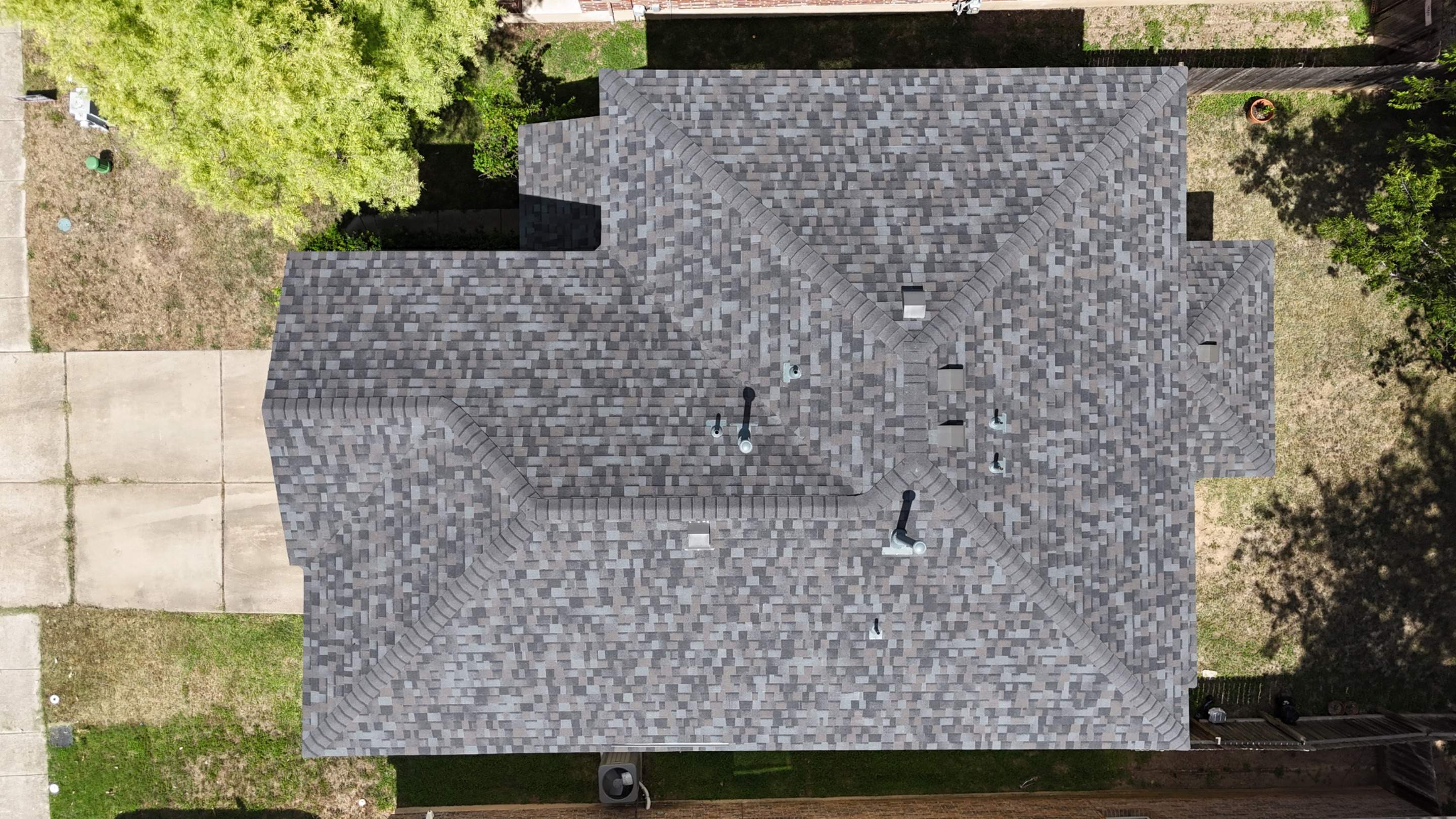 Williamsburg Gray - Owens Corning TruDefinition Duration by RoofsOnly.com