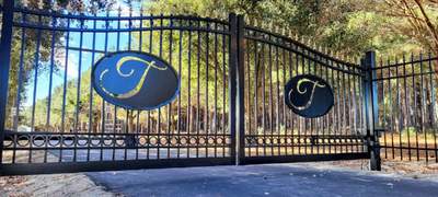 Custom Aluminum Gates with Automation