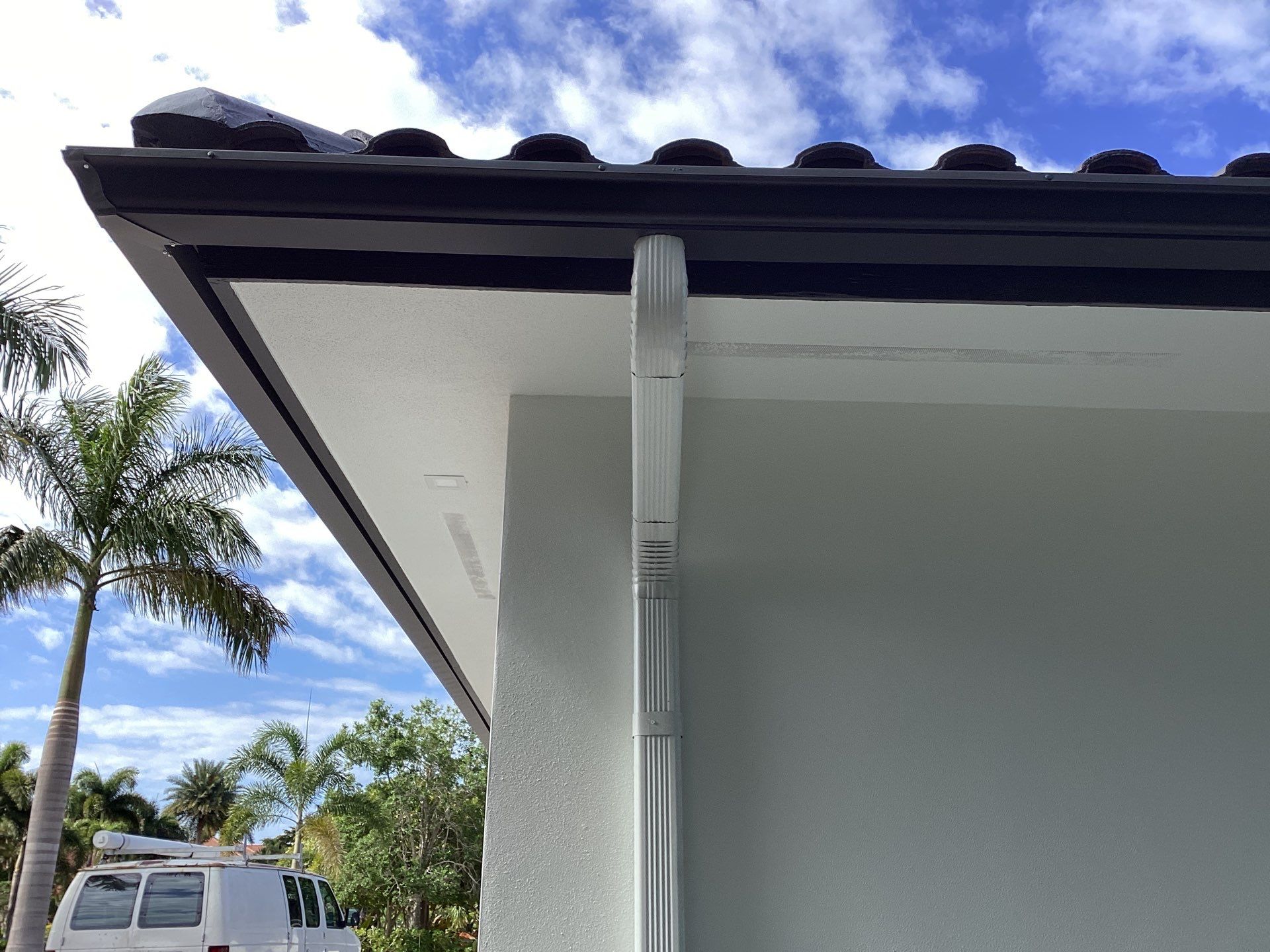 6 Inch Seamless Gutters using bronze gutters in Sarasota FL by Gutter Professors