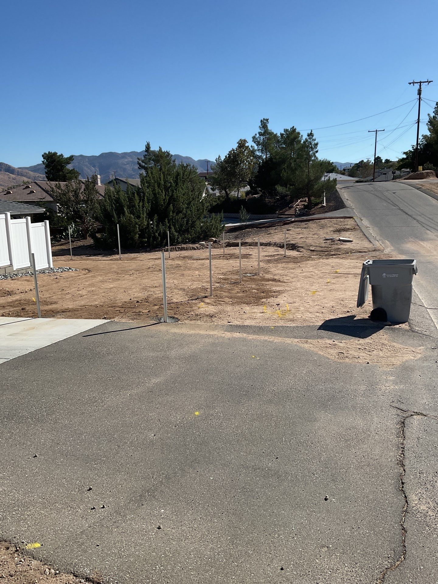 Fence Installation using chain -link by Fence Guys Inc.