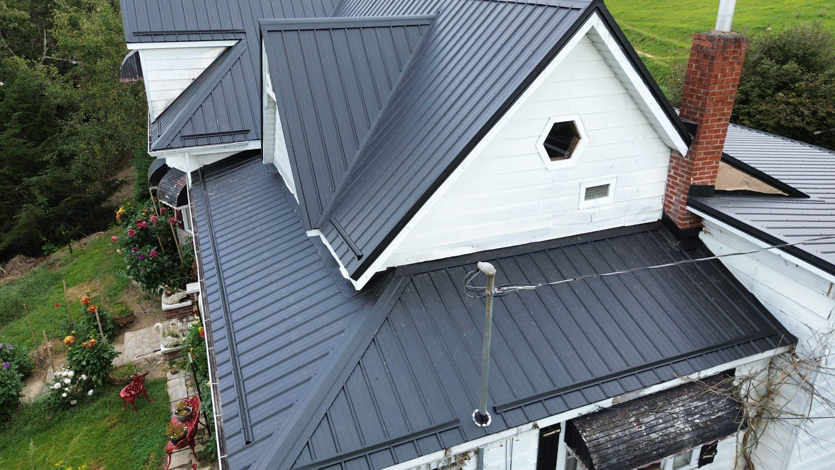 Byrd Residence by Omnia Roofing