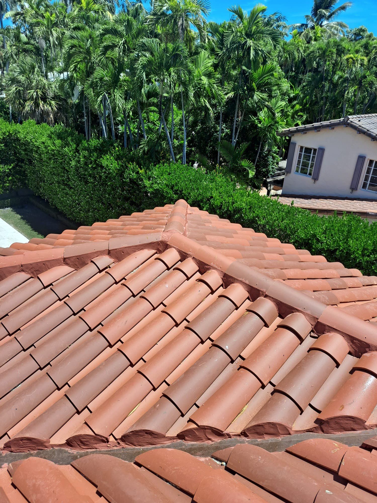 Verea Barrel - Red and Ohio Red Color by Istueta Roofing
