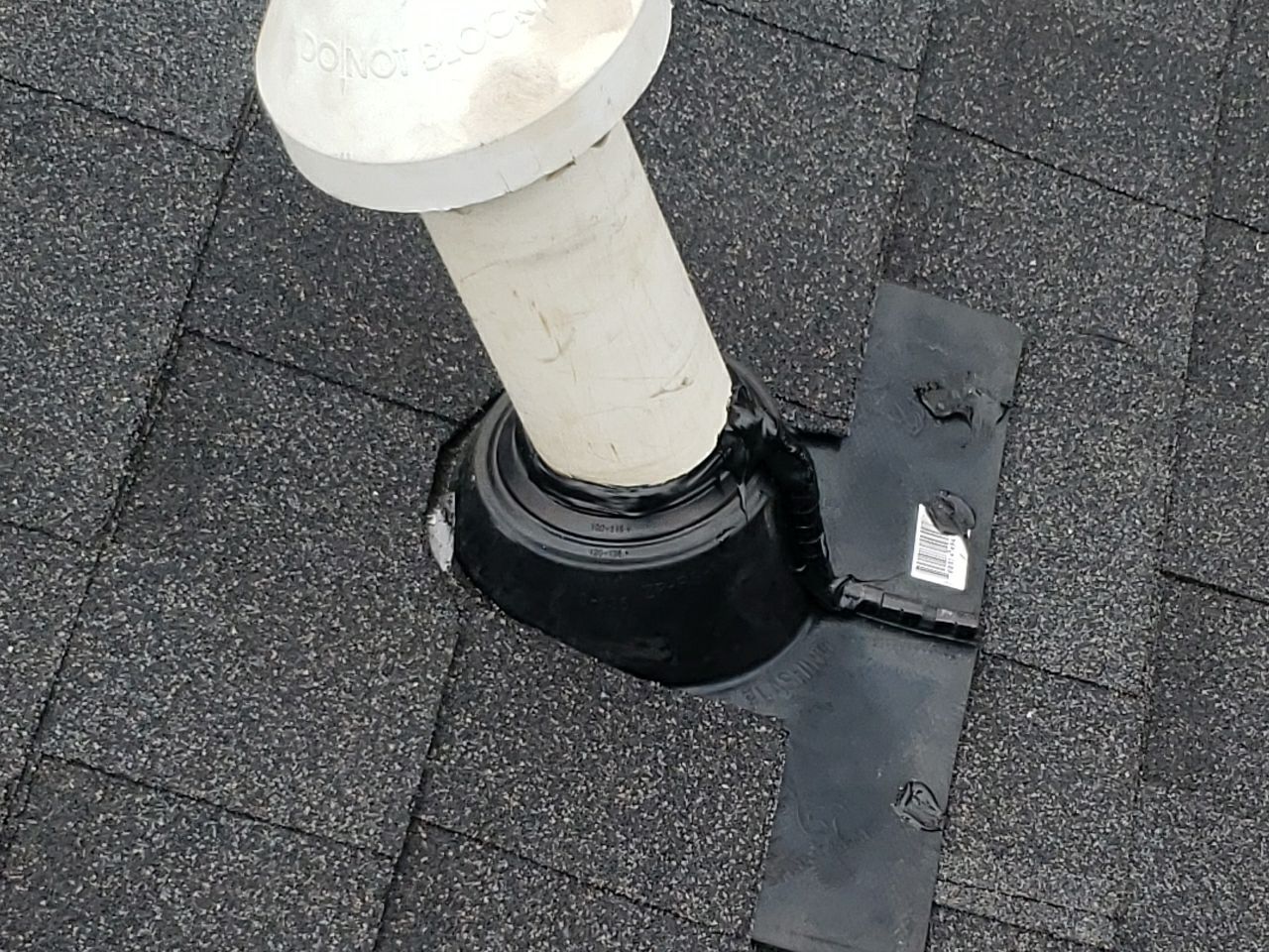 Brand: Atlas Pinnacle Color: Pristine Scotchgard Black Drip: Black by Eagle Eye Roofing