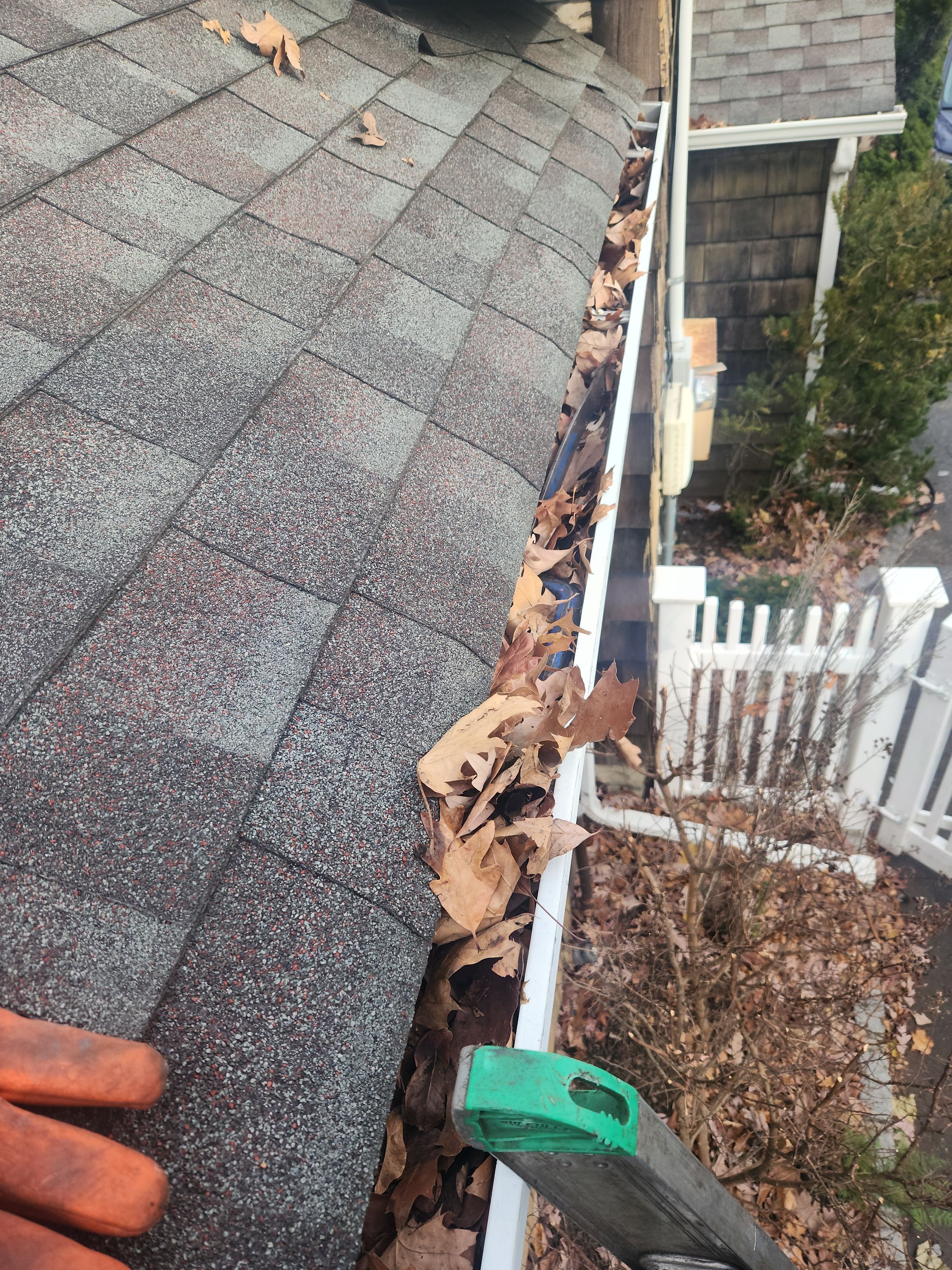 Gutter Cleaning RVC by Above All Gutters 