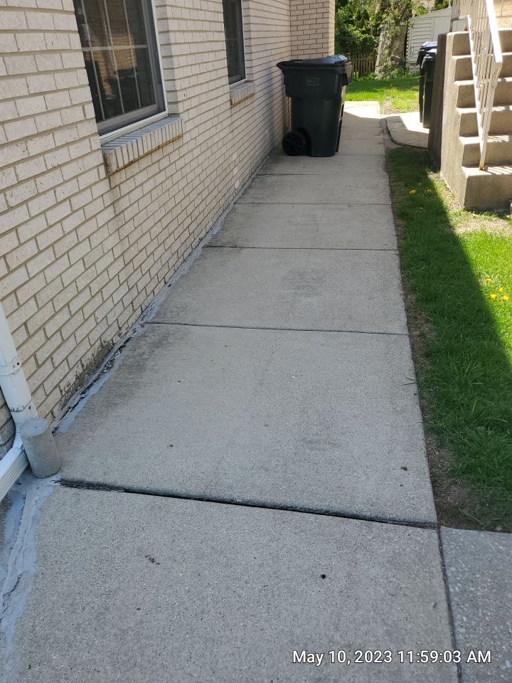 Lincolnwood, IL house washing, and patios by Northern Power Washing LLC.