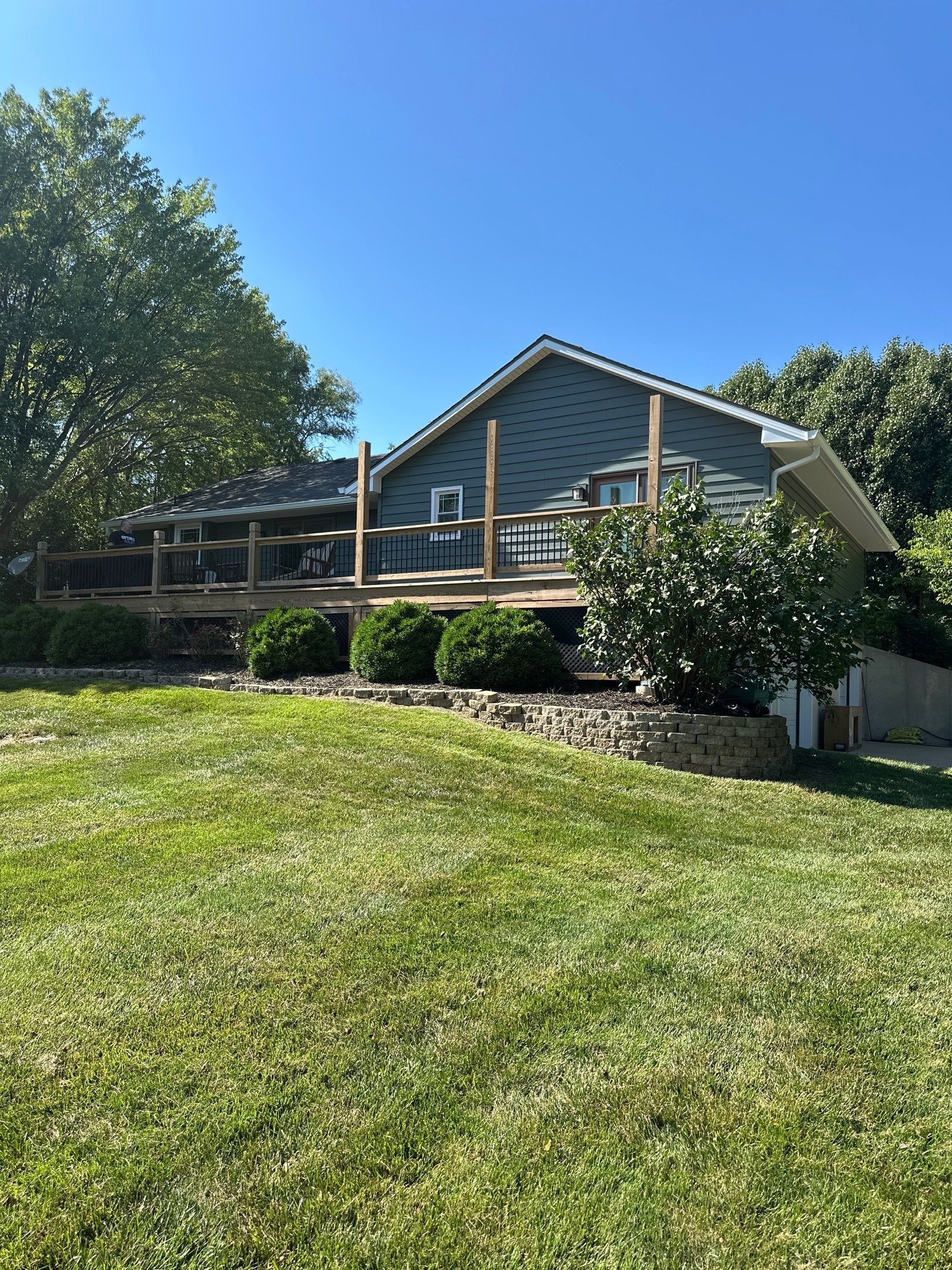 New Craneboard Siding on this Platte City, Mo home  by EEC  Windows, Siding & Roofing 