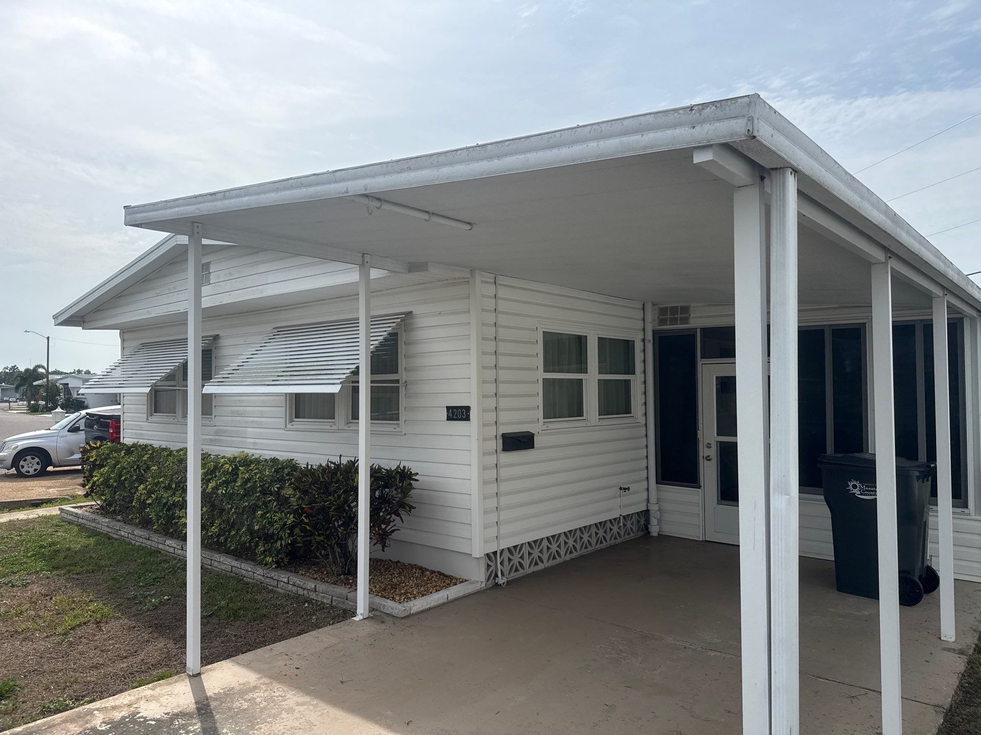Mobile Home Soft Wash in Desoto/Tidevue Estates – Ellenton, FL by Sunshine AquaWash