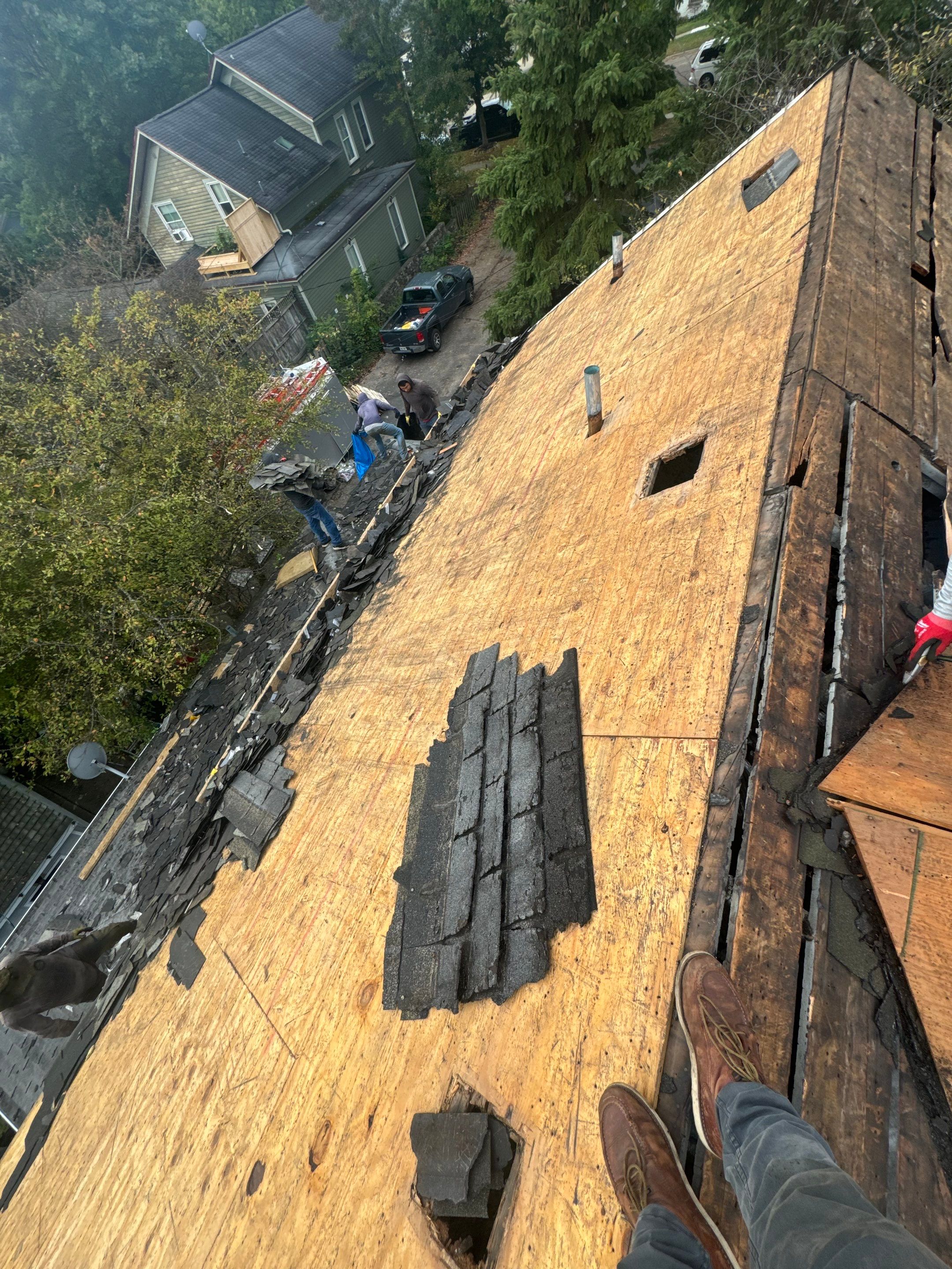 Roof Replacement using CertainTeed Northgate by 180 Contractors