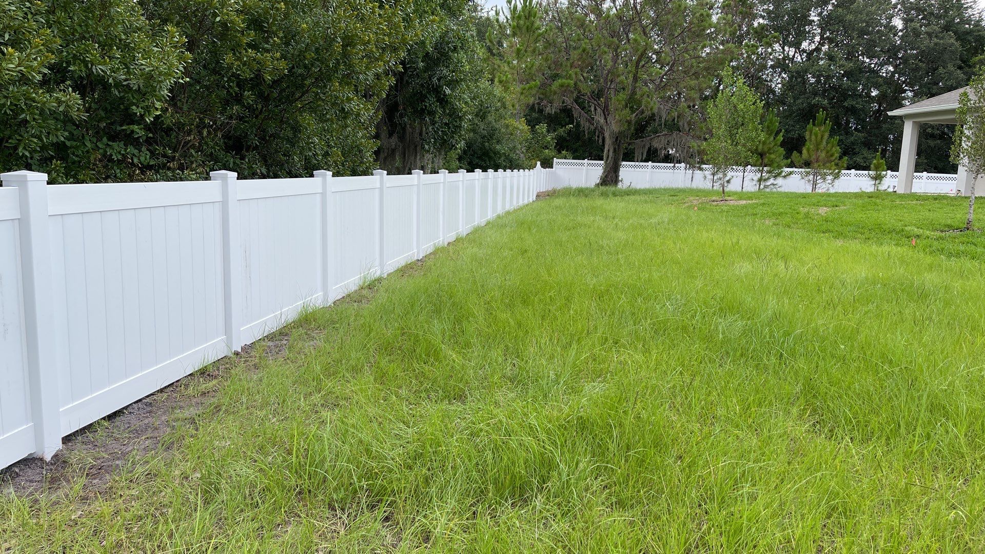 Riverview, FL Vinyl Fence Installation using White Vinyl Privacy Fence by Asap fence and gates, LLC
