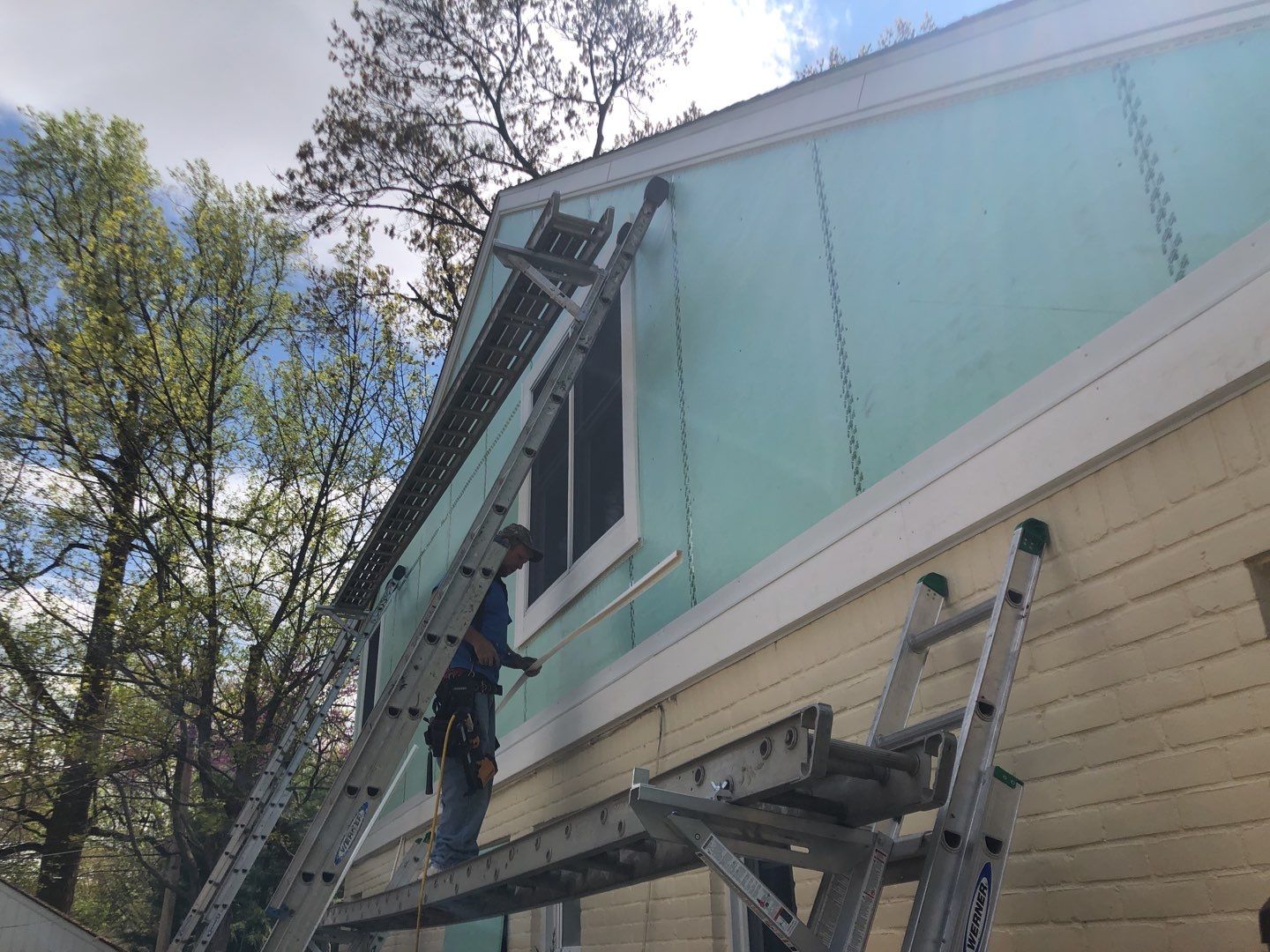 Siding Replacement using CertainTeed Restoration Classic D5 by 180 Contractors
