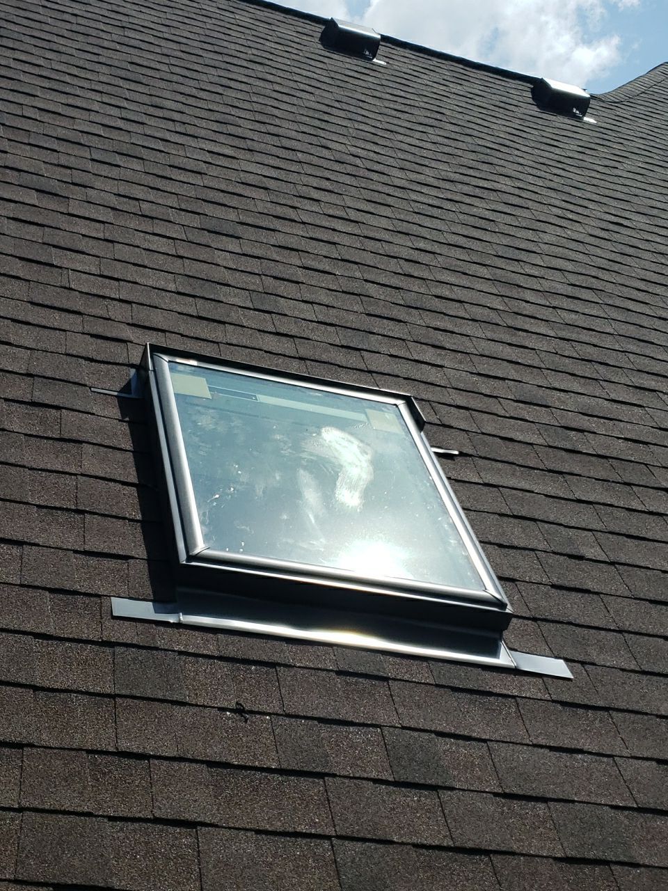 Brand: Atlas Pinnacle Color: Pristine Scotchgard Hickory Drip: Musket Brown by Eagle Eye Roofing