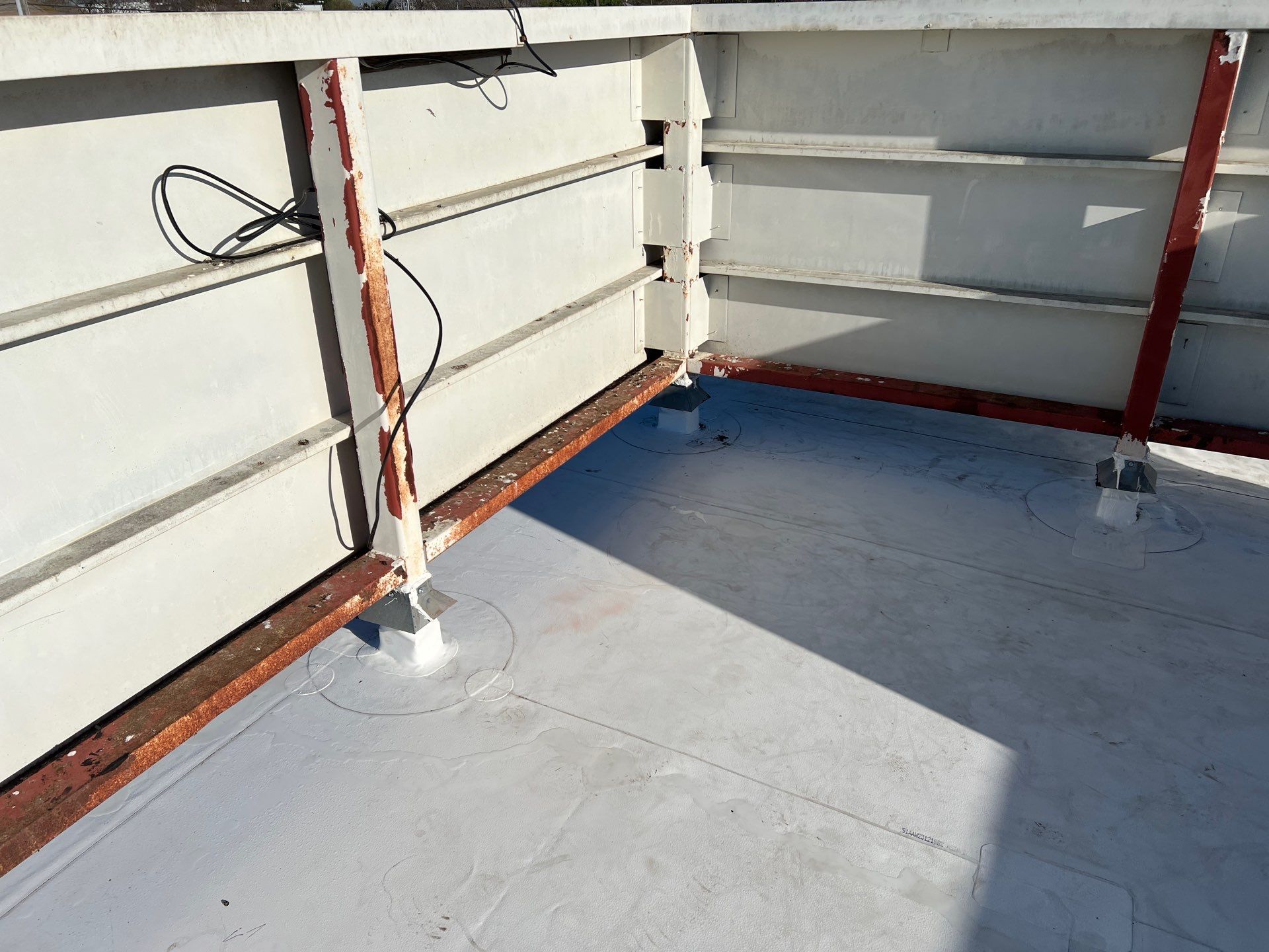 TPO single-ply roofing system using GAF Everguard 60 mil by Straight Edge Roofing Inc