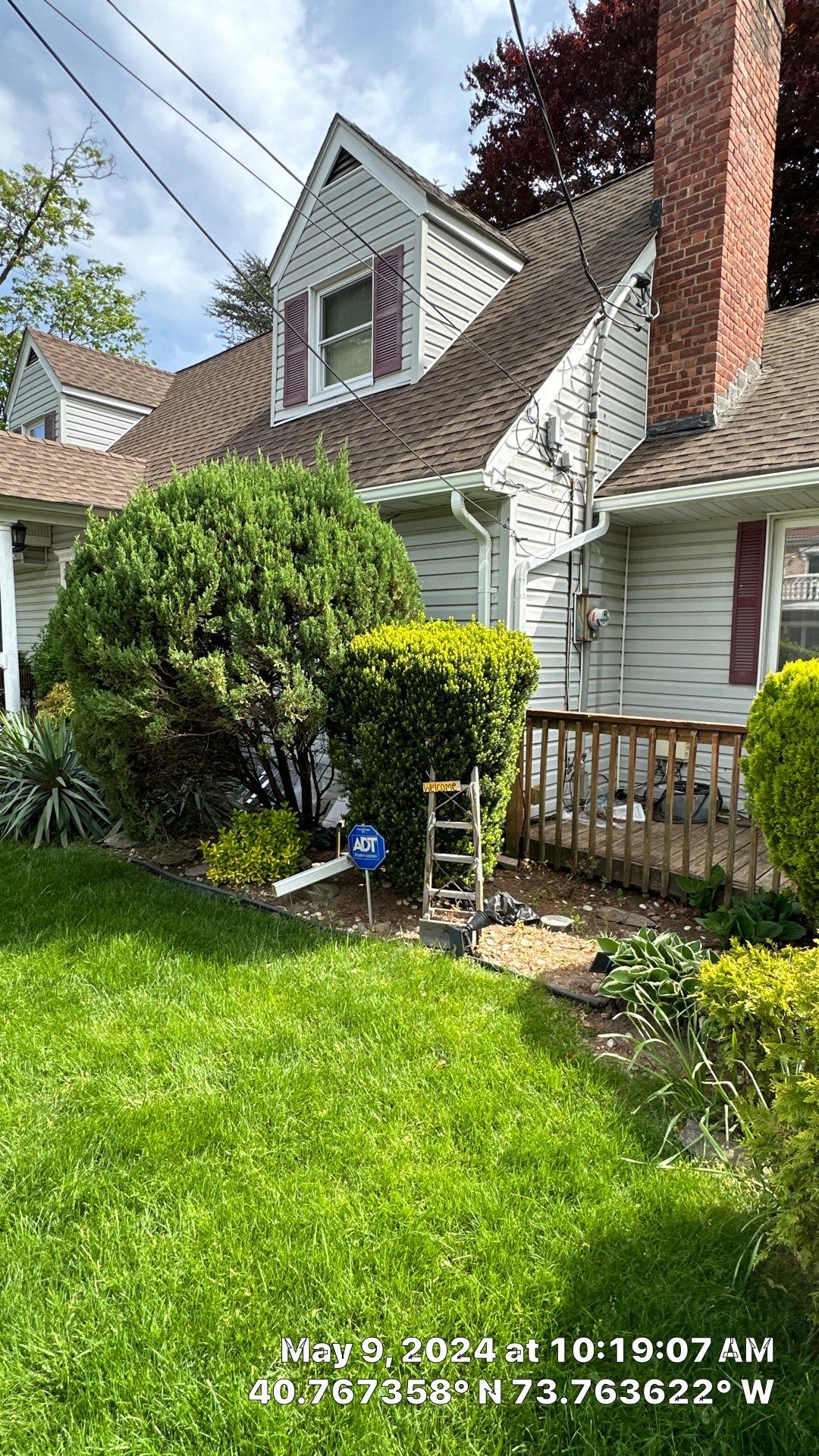 Full House Installation 5" white seamless gutters 2x3 leaders using 5"white K style seamless gutters and 2x3 white leaders by Above All Gutters 