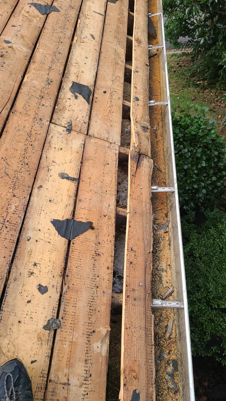 Arlington: CertainTeed Landmark Designer Shingles in Colonial Slate by RM Banning, Inc.