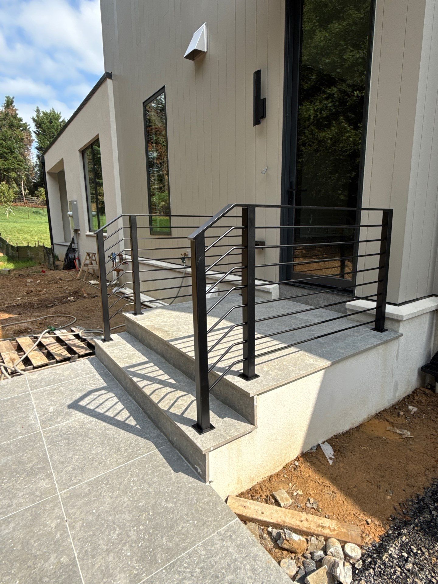 Modern Custom Horizontal Round Bar Railings – Contemporary Residential Design by Capitol Iron Works