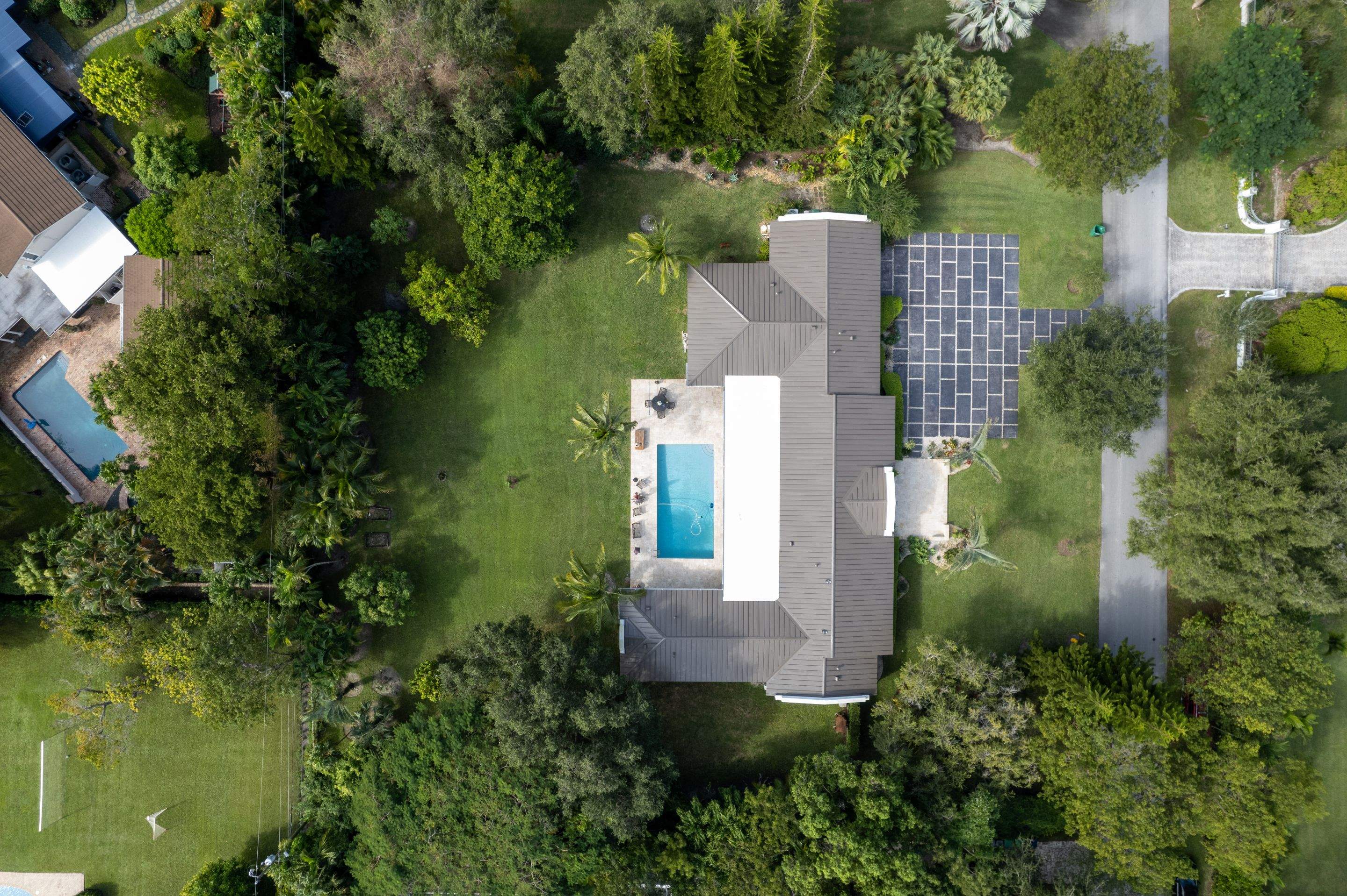 Metal Roof - Galvalume - Medium Bronze by Istueta Roofing