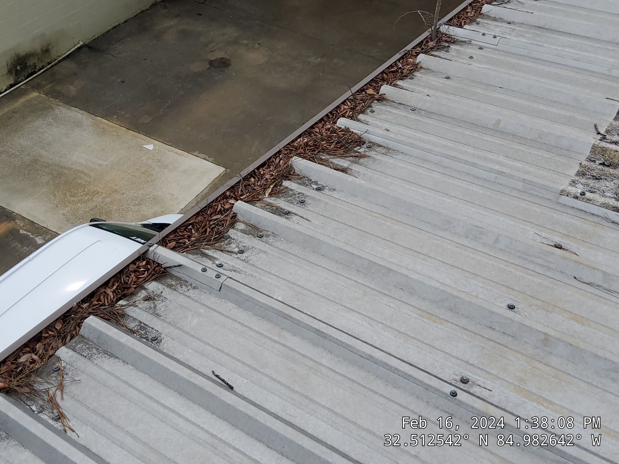 Master Clean Roof and Gutter Cleaning by iGreen Solutions
