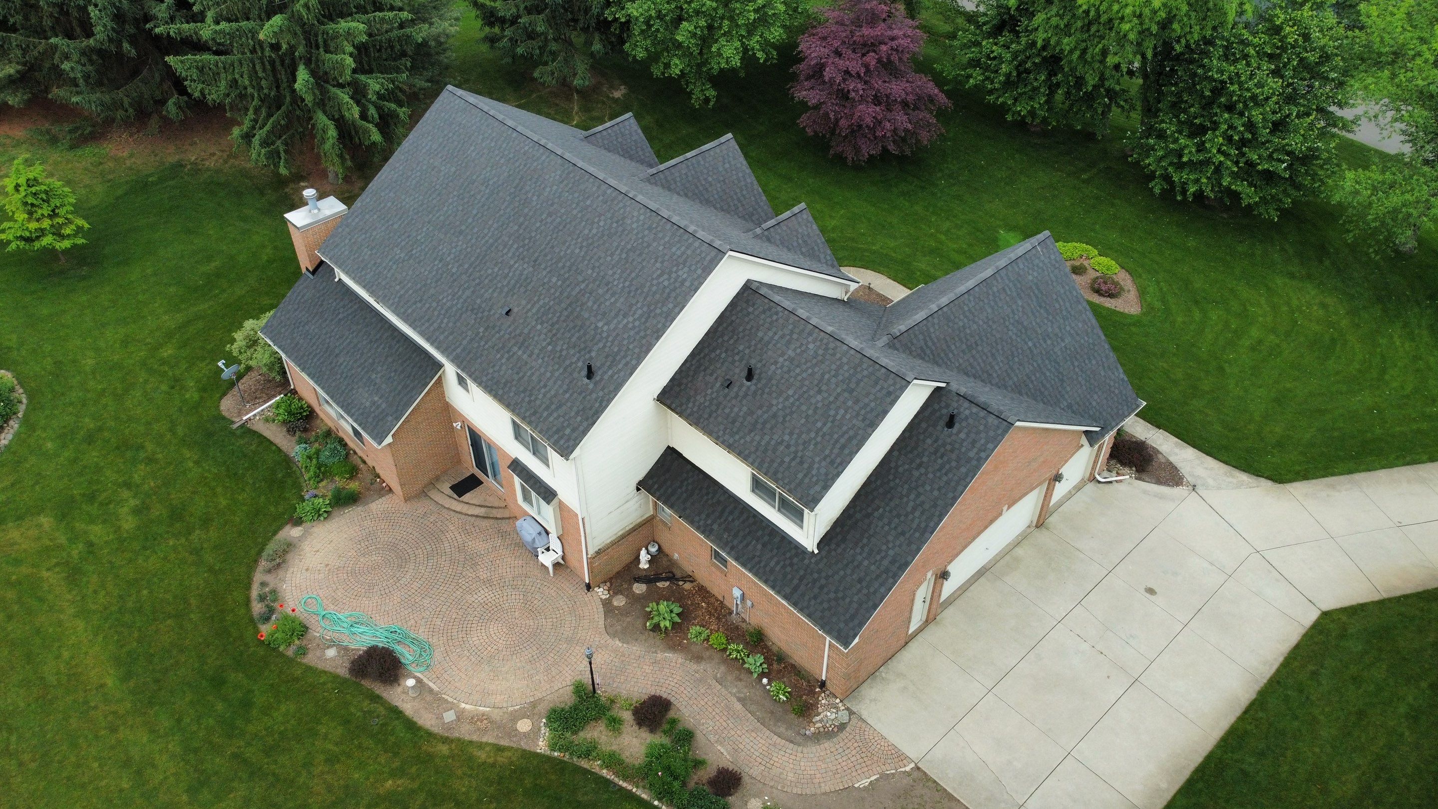 New Roof Installation - Private Residence  by Bloomfield Construction & Restoration
