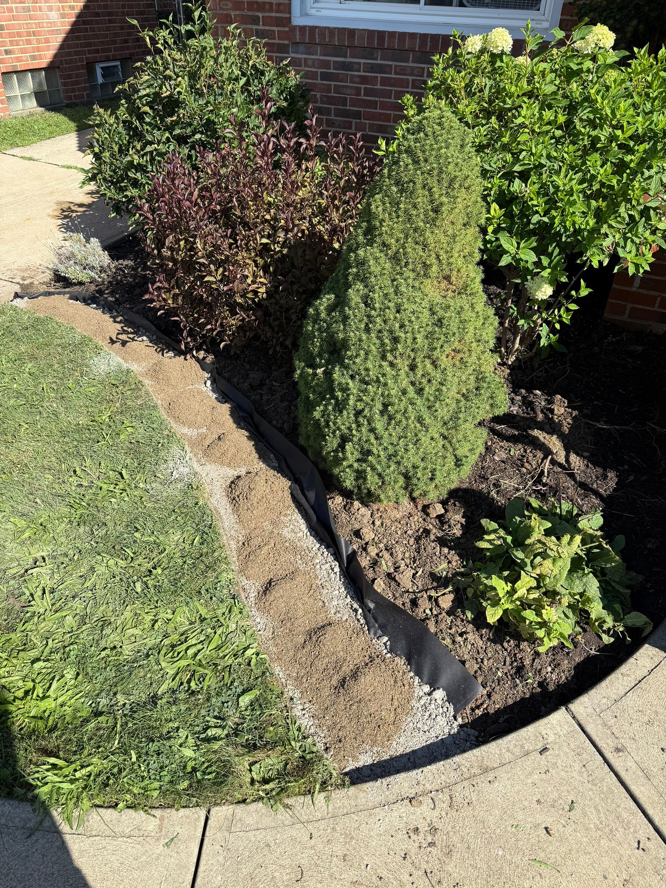 Hardscape Border Install by Elm Rose Gardens
