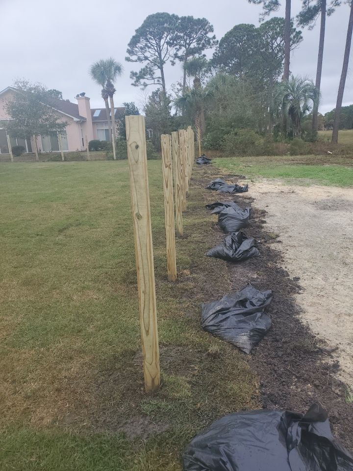 You can never go wrong with Horizontal by Hip Square Fence Inc.