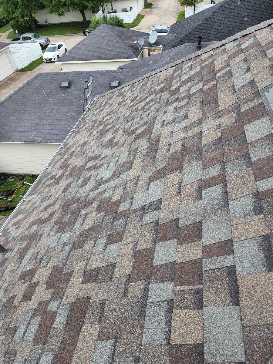 Residential Roofing Installation using Owen's Corning Duration (Lifetime) Shingles by Roof Repair Company