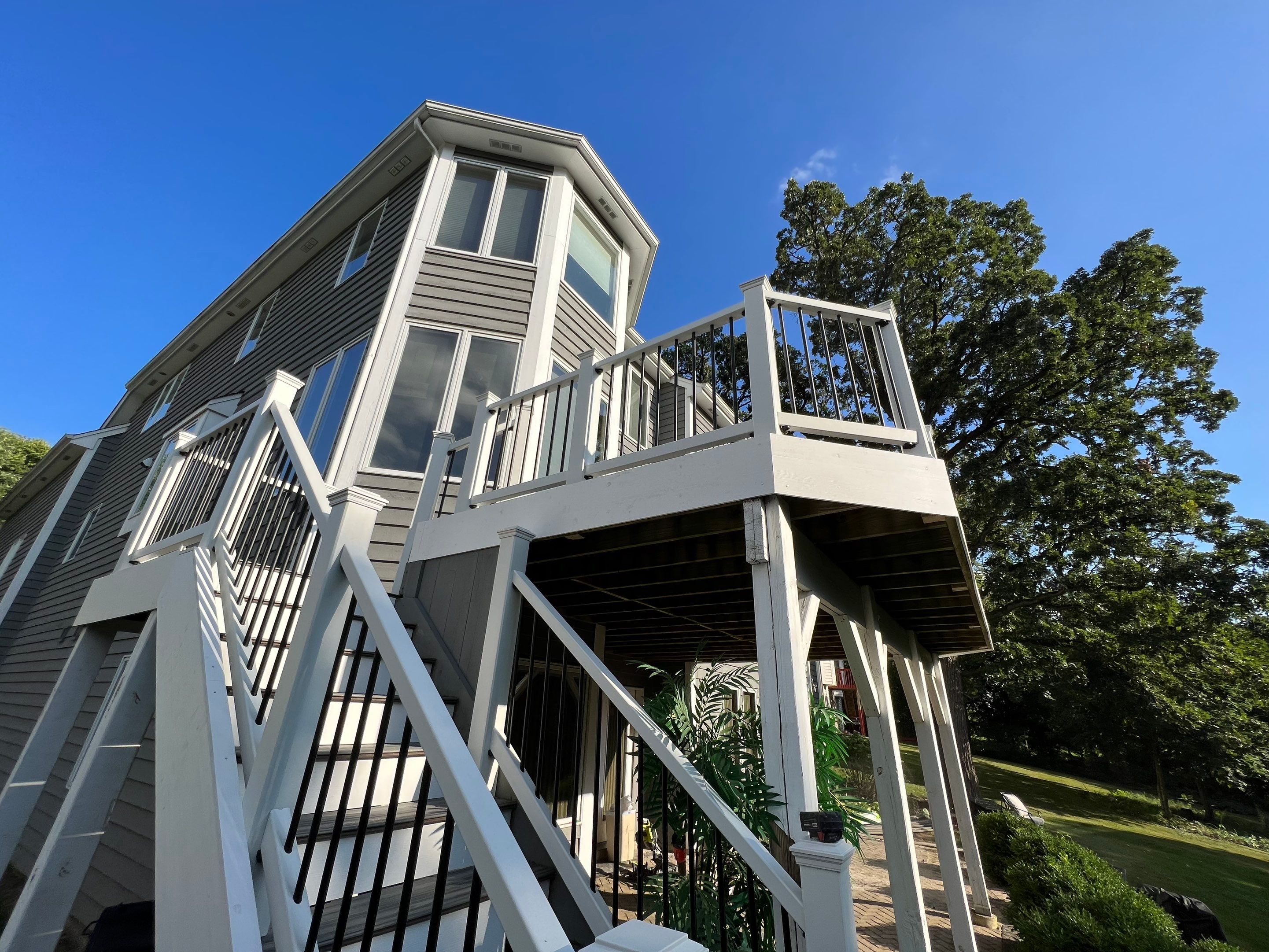 Deck by INQUSE GENERAL CONTRACTOR