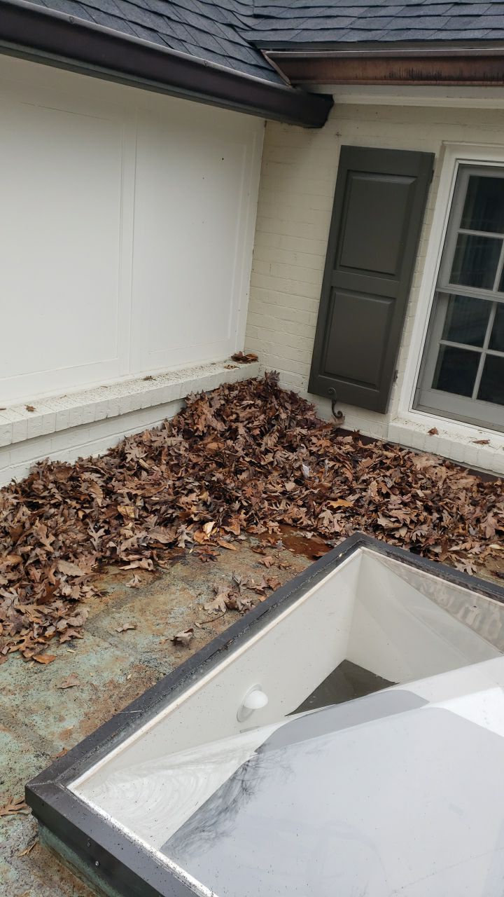 McLean: Certainteed Landmark Pro Designer Shingles in Max Def Charcoal Black by RM Banning, Inc.