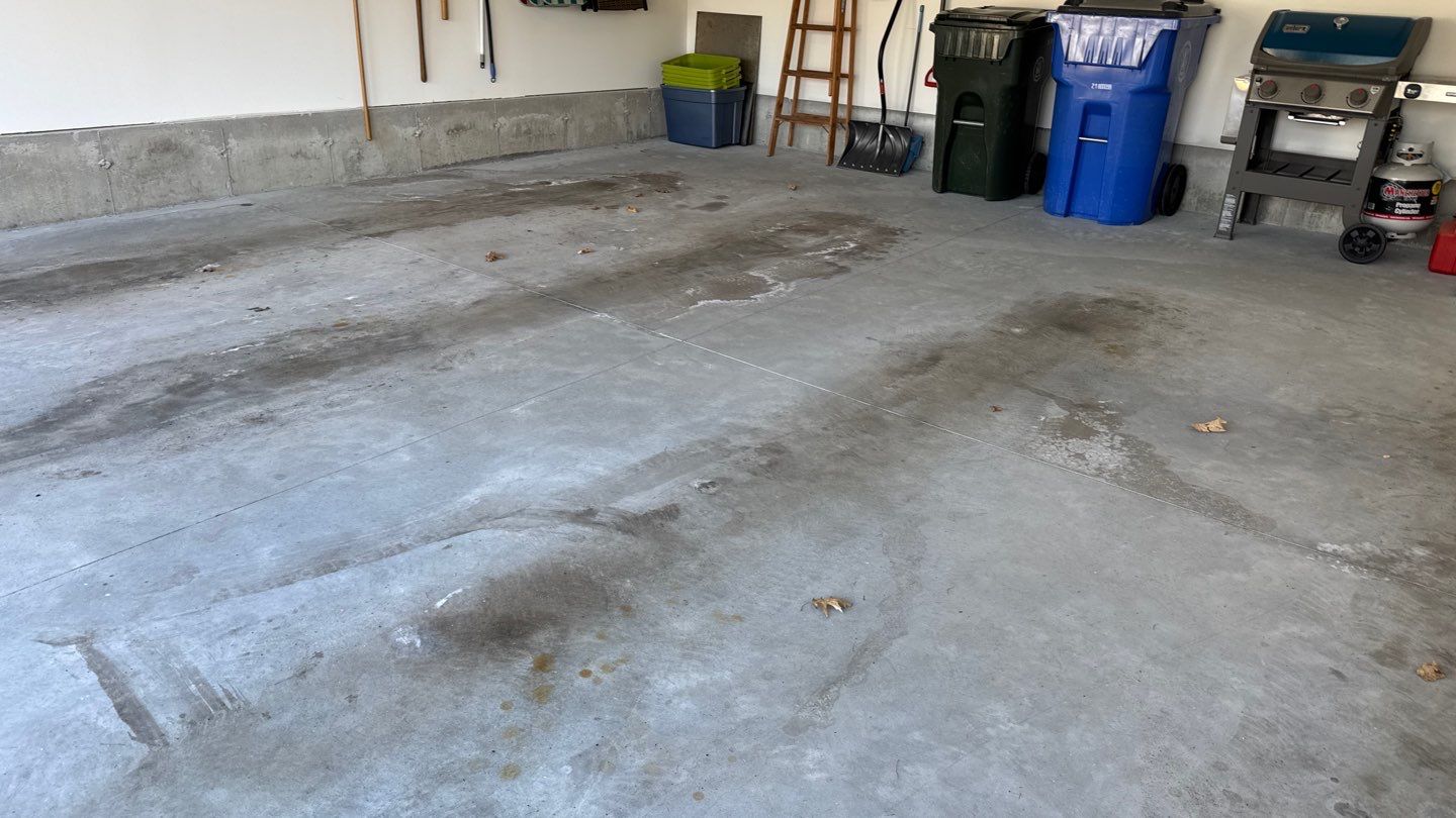 Garage in Londonderry, NH 03053 by Symphony Concrete Coatings