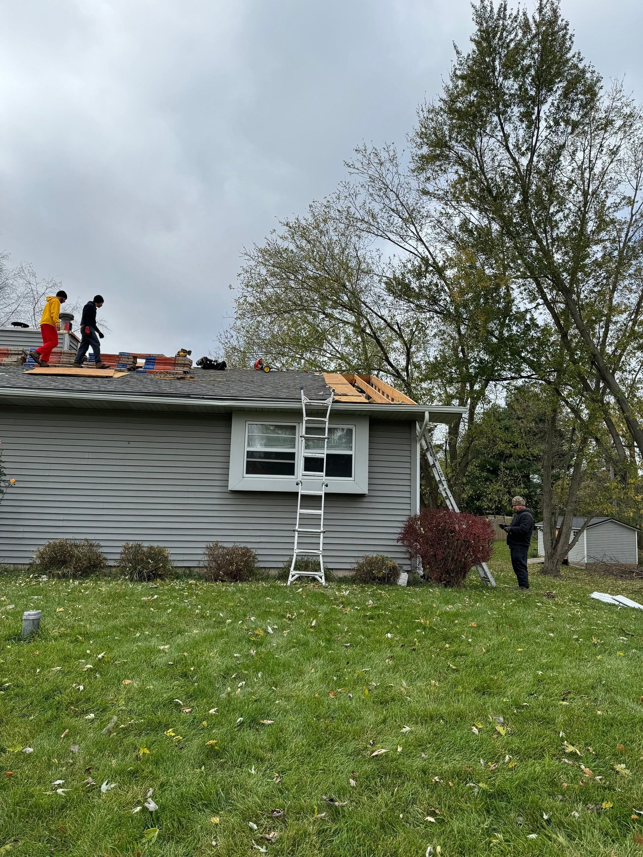Residential Roofing Installation using Certainteed Landmark ClimateFlex by GRACCO