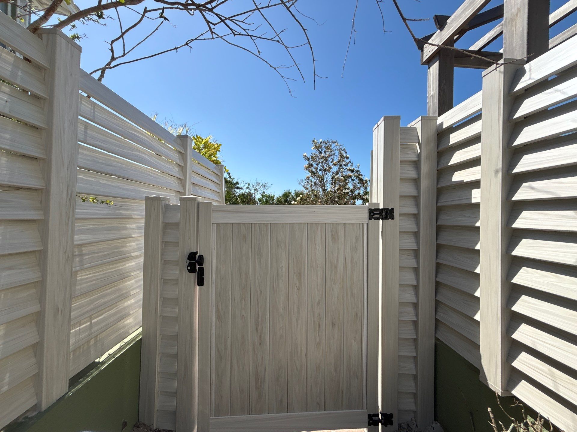 363 tierra mar ln by H&Y Fence