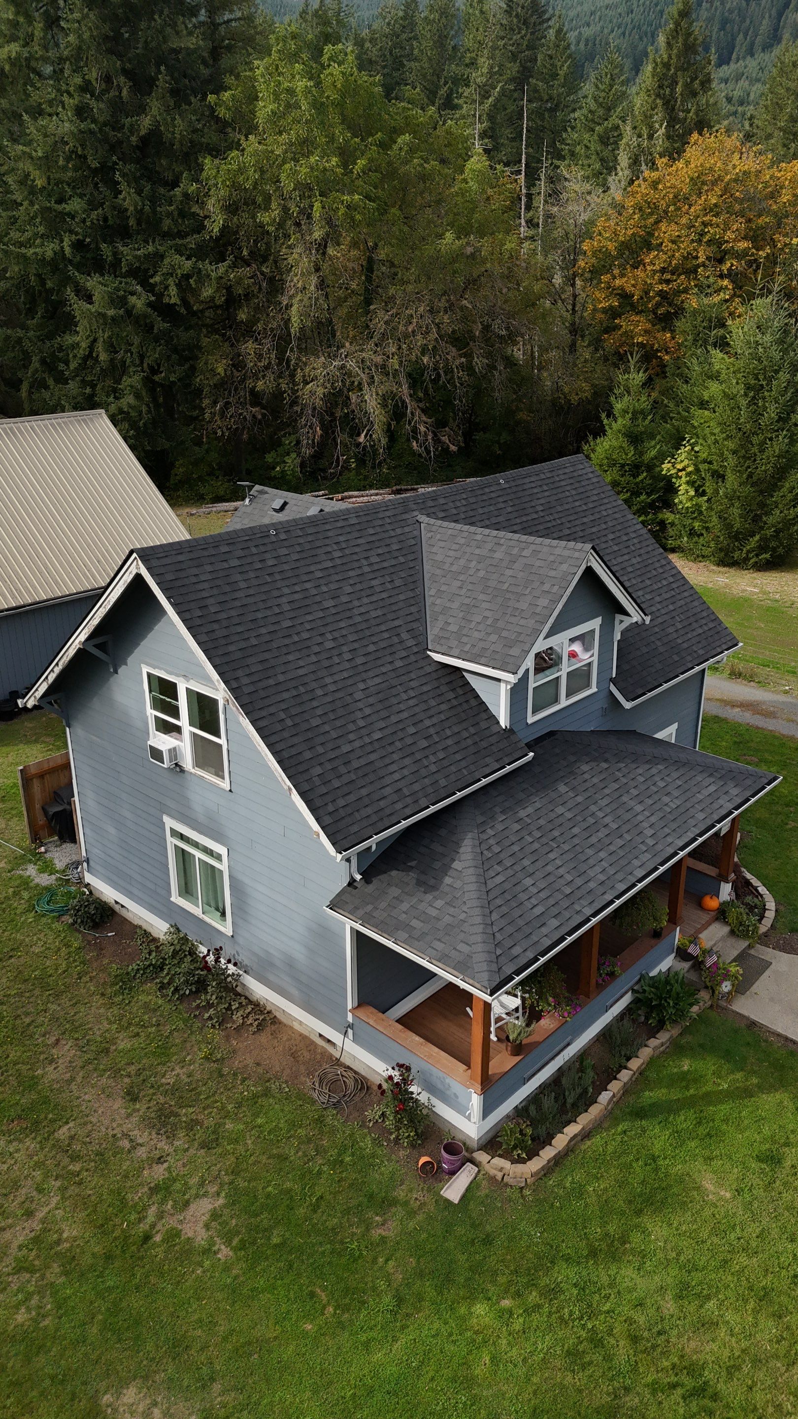 Onyx Black | Roof Replacement in Ariel, WA 98603 by Valiant Roofing, LLC