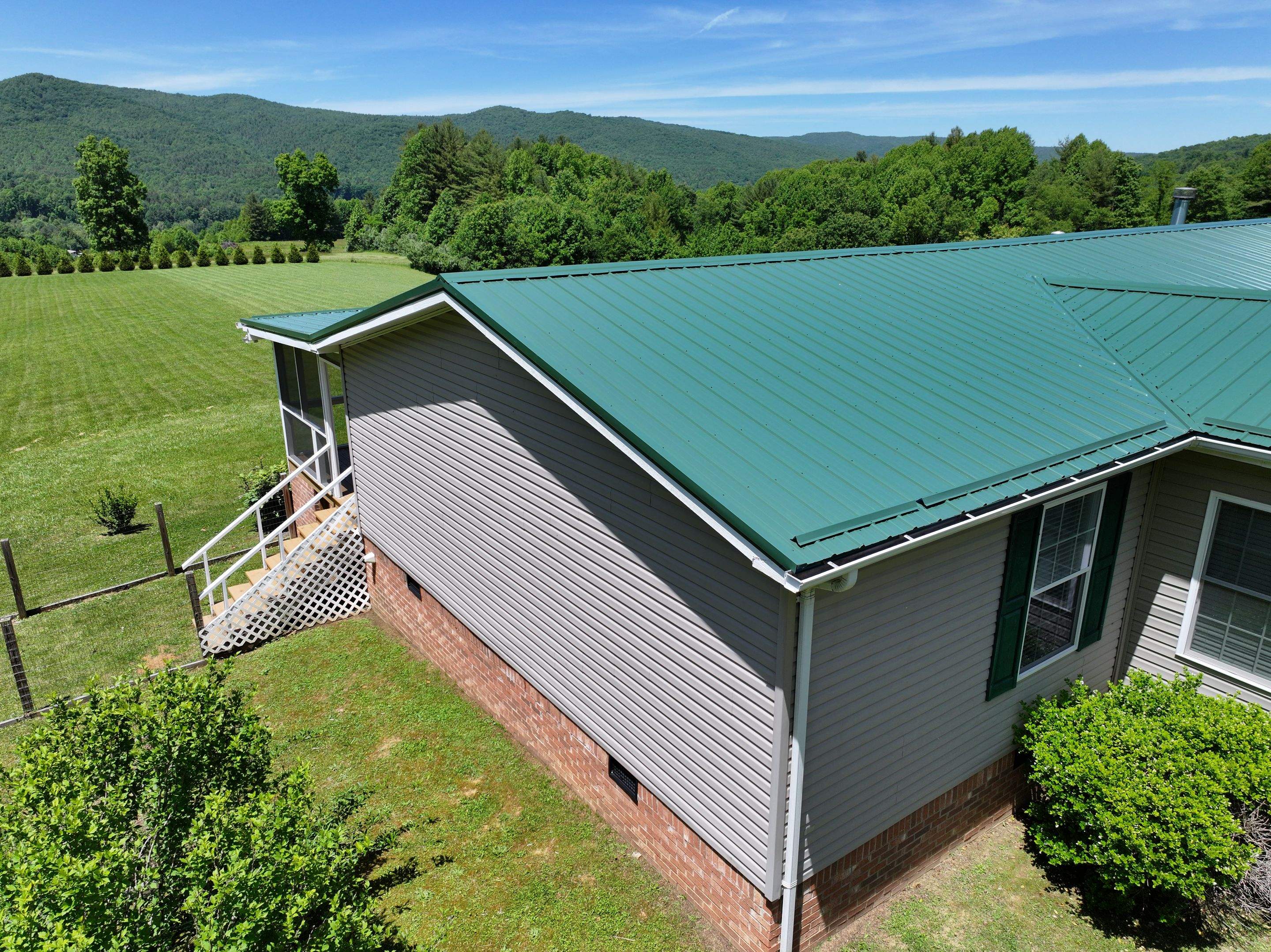 Haley Residence by Omnia Roofing