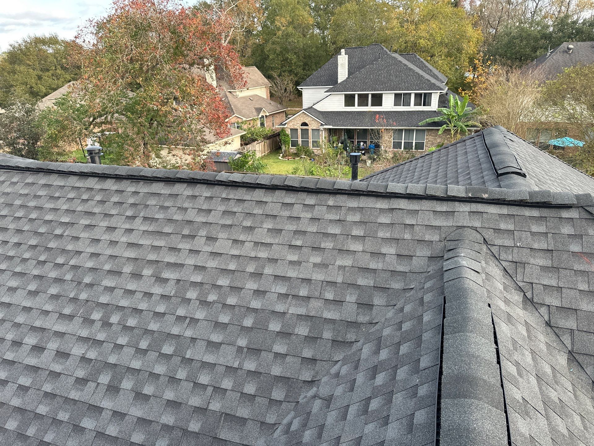 GAF HDZ CHARCOAL W/ PREMIUM RIDGE Z by Motion Roofing