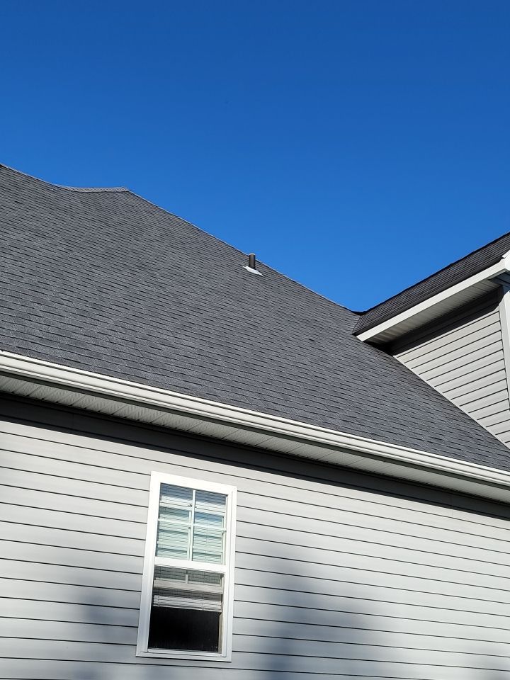 Brand: Atlas Pinnacle Color: Pristine Scotchgarde Black Drip: White by Eagle Eye Roofing