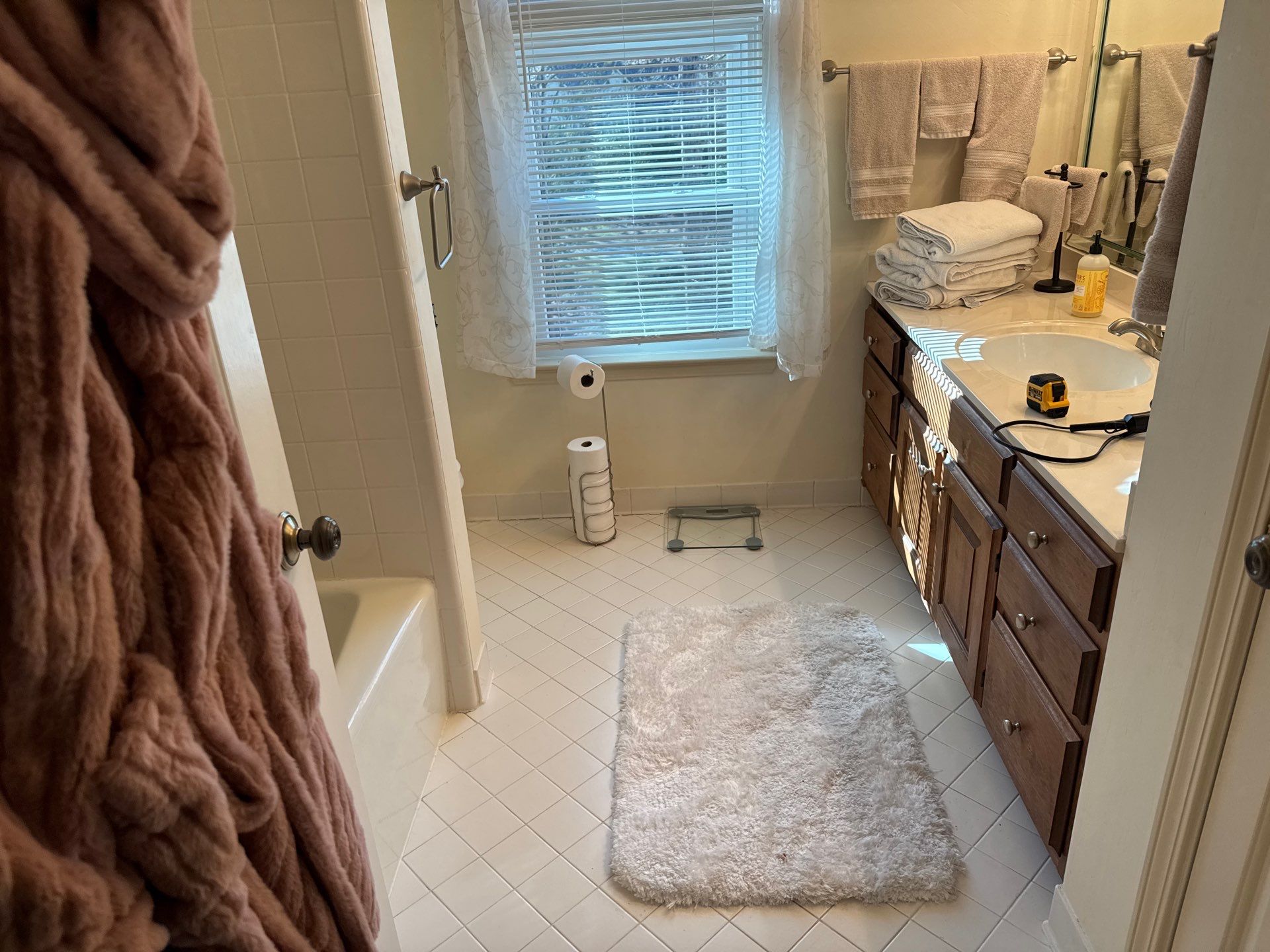 Guest bathroom renovation by Prudencio