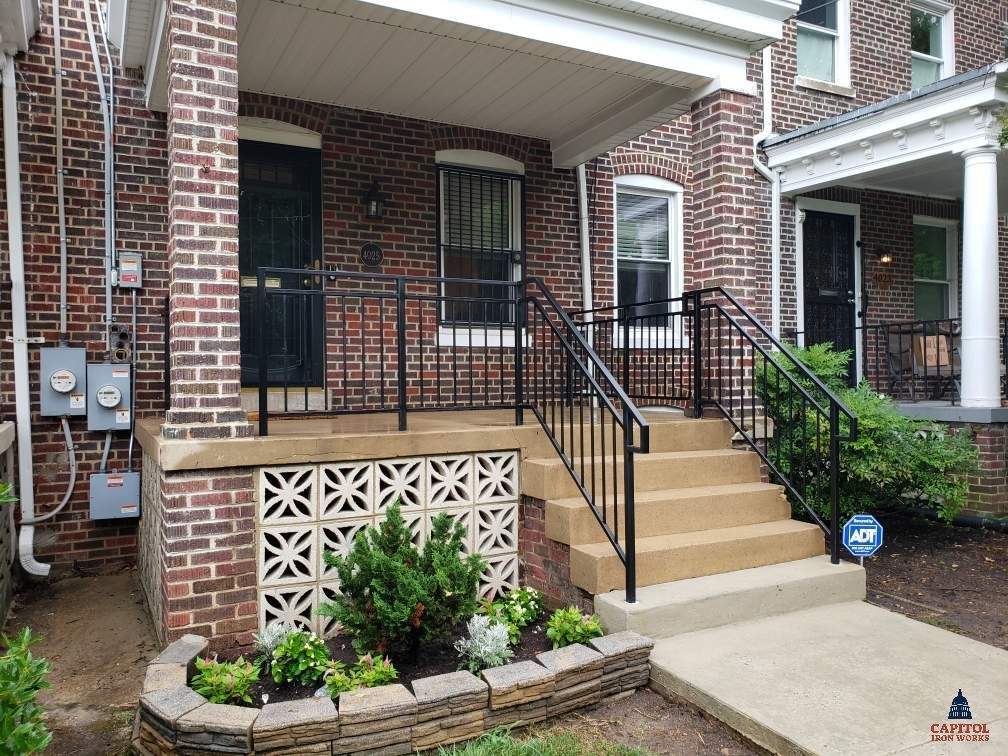 Traditional Vertical Picket Iron Railings – Residential Exterior – Washington, DC by Capitol Iron Works