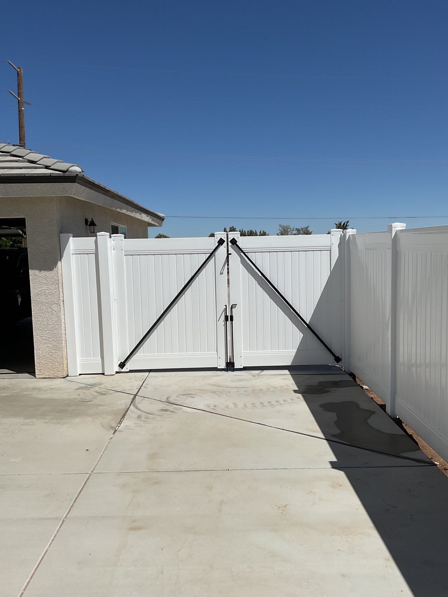 Fence Installation using Vinyl by Fence Guys Inc. 