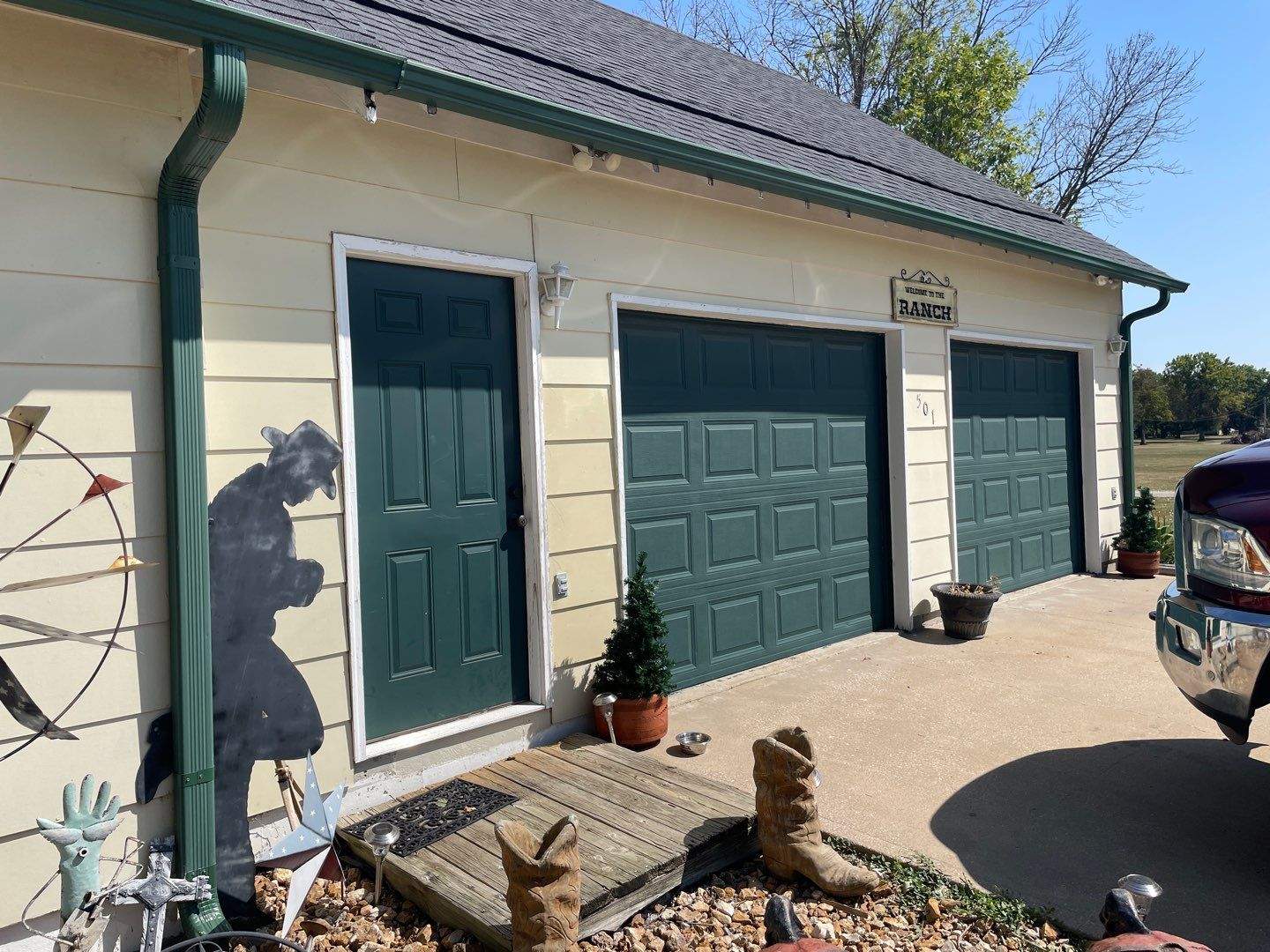 Siding Installation using Craneboard D7 by EEC Windows, Siding & Roofing
