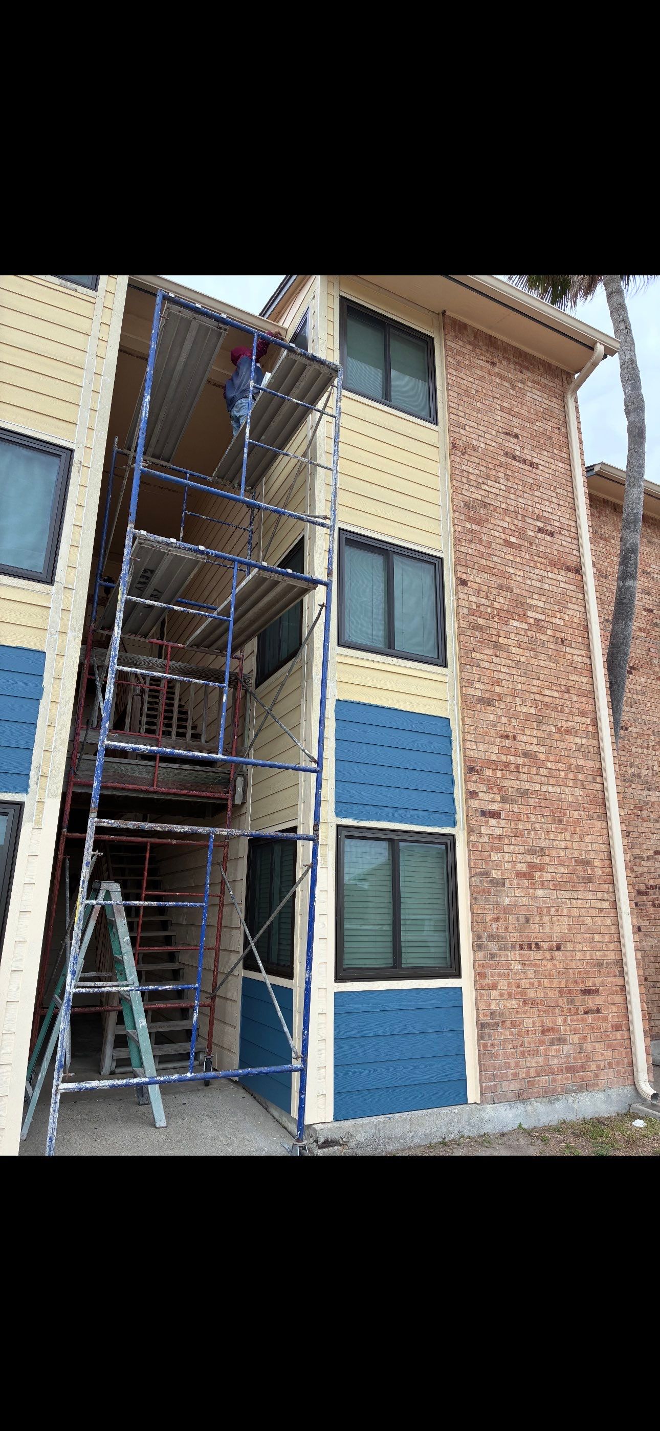 Exterior remodel Fortuna Bay Condos by Bayfront Roofing and Construction