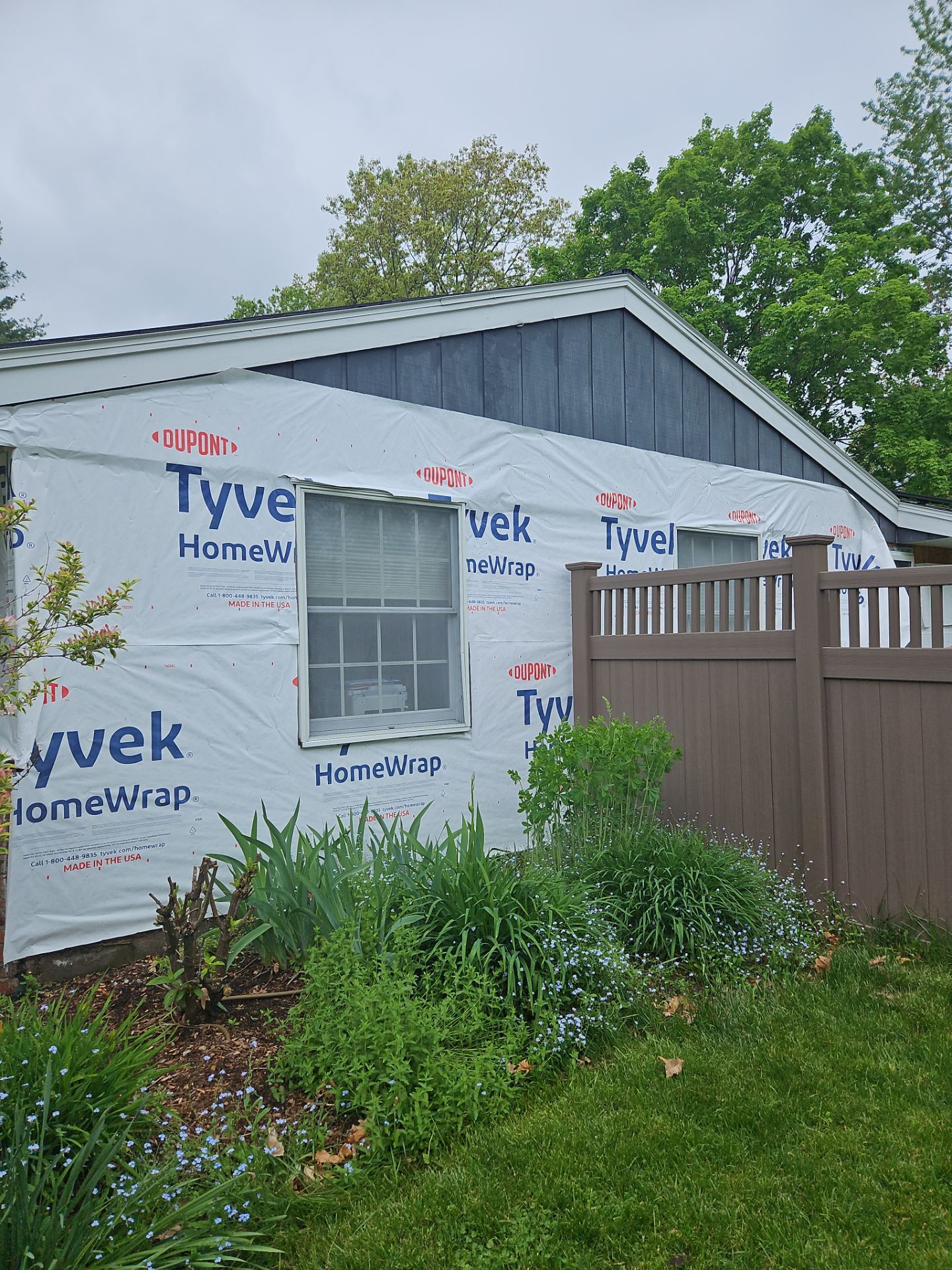 Vinyl Siding Transformation – Pacific Blue by Mighty Dog Roofing of Greater Middlesex County