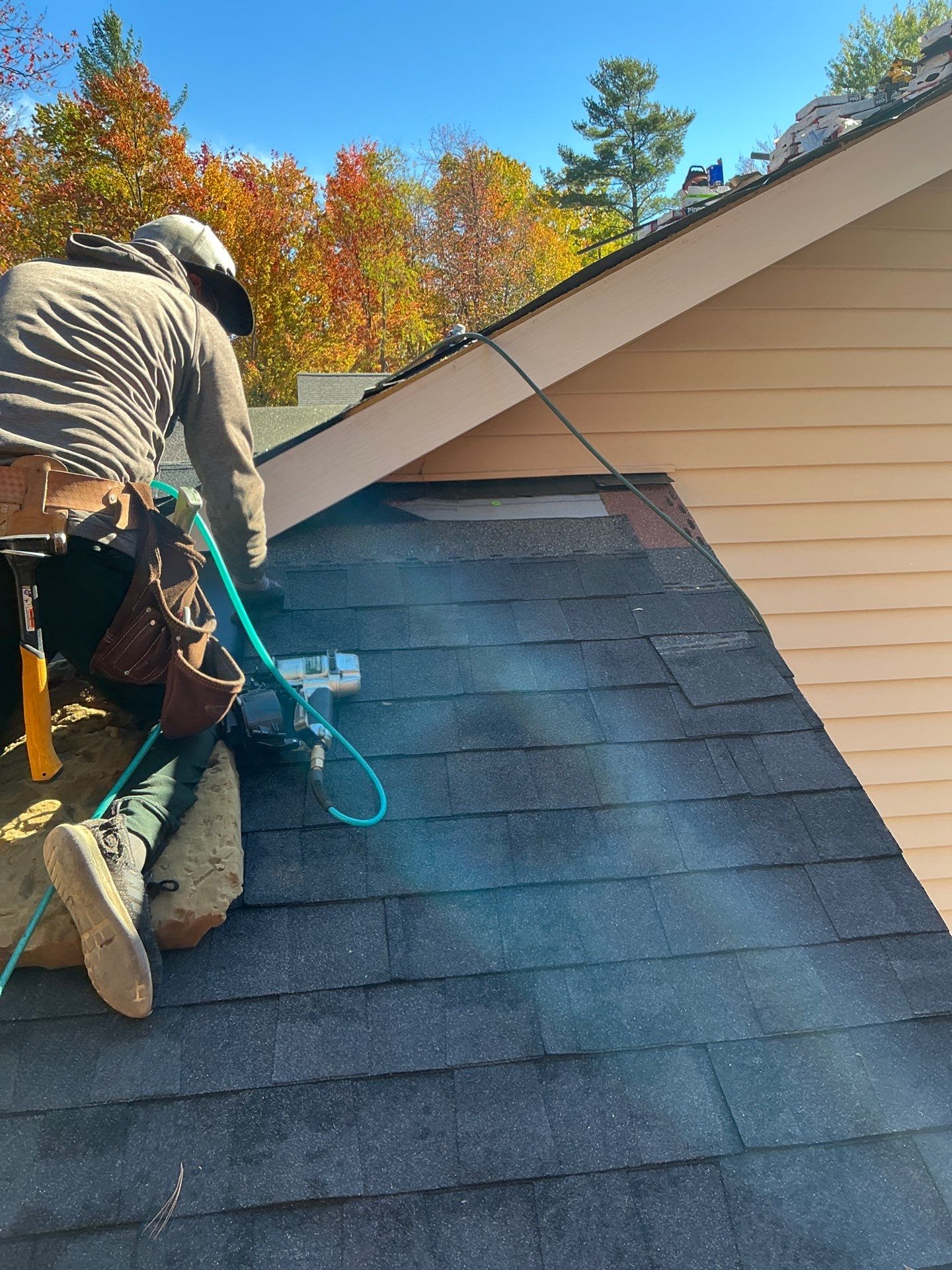 993 West Tyler Road Muskegon, MI 49445 by Veteran Roofing & Exteriors