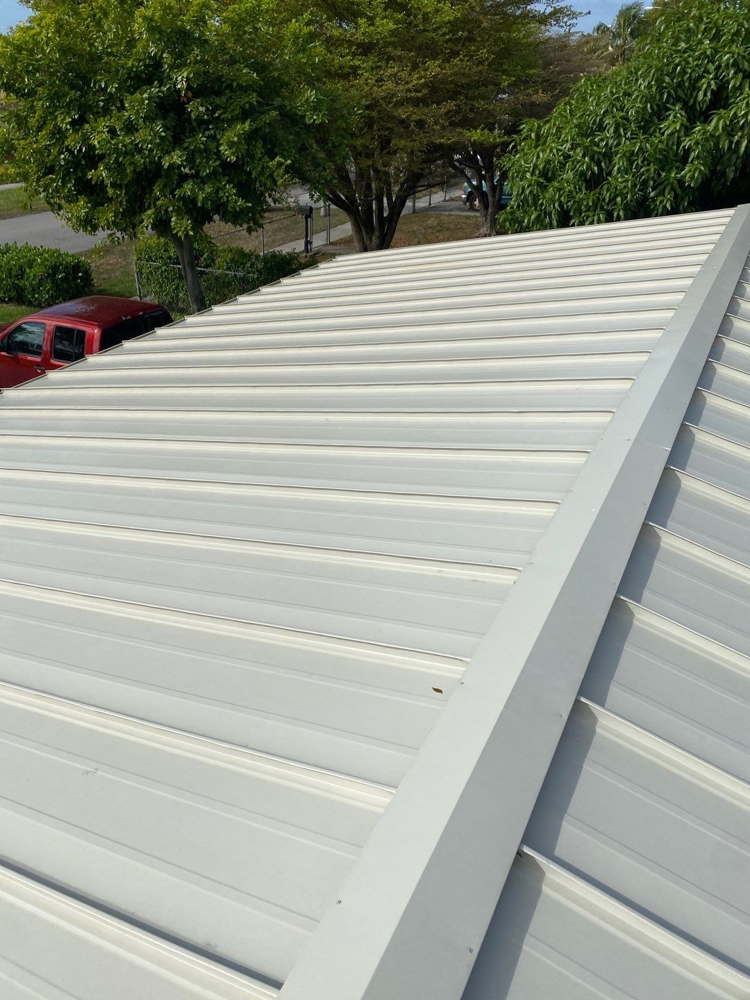 Metal Roof - Galvalume - Almond by Istueta Roofing