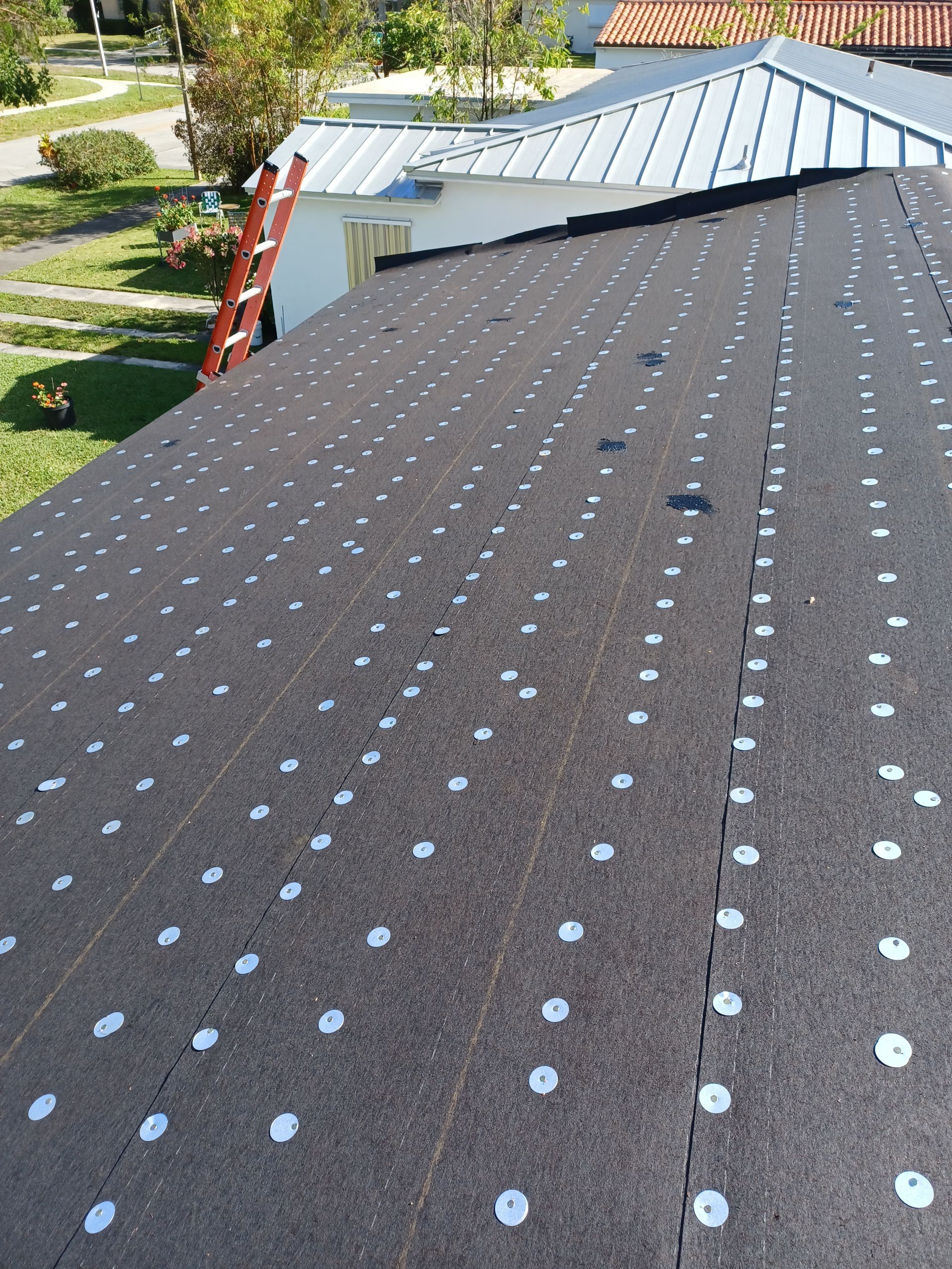 Metal Roof - Galvalume Ash Gray by Istueta Roofing