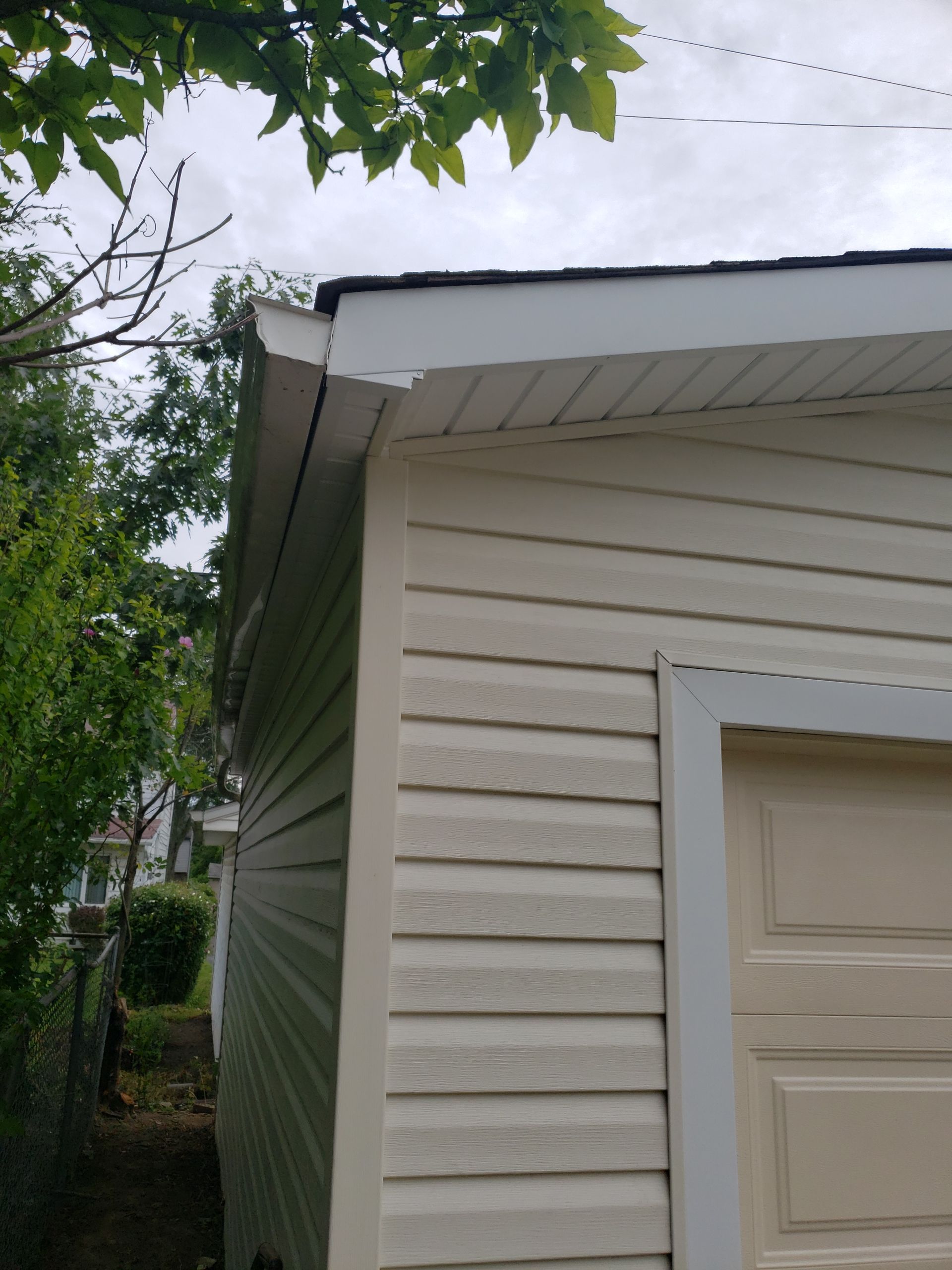 Polaris HomeView, Color: Classic Sand by Eagle Eye Roofing