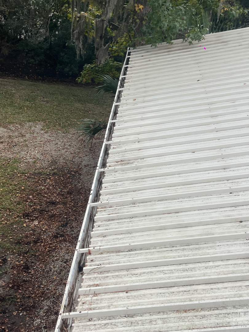 Ponte Vedra Beach gutter cleaning job, Job done, gutters at a residential location