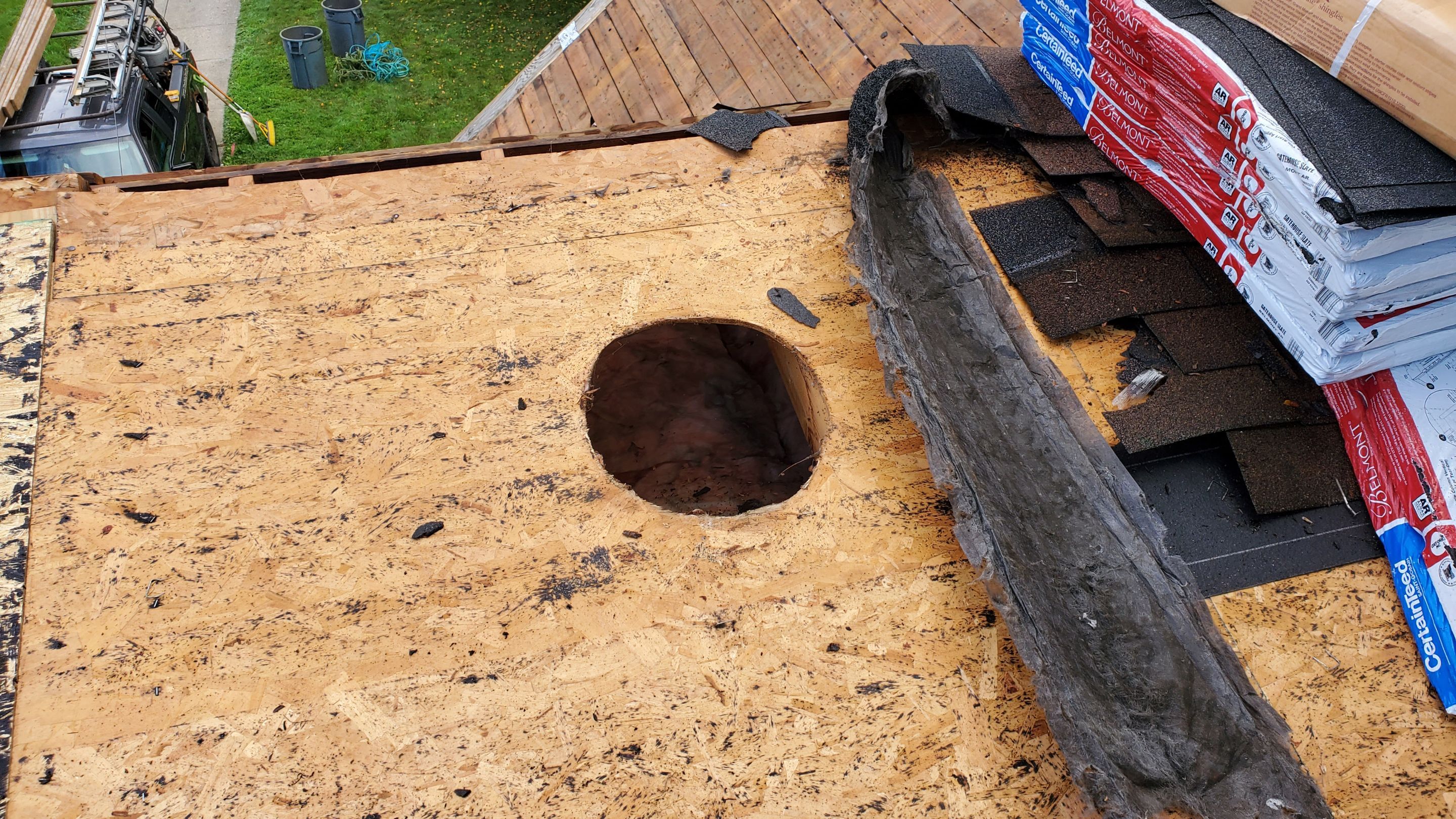 Residential Roofing Installation using Certainteed Belmont shingle by Absolute Roofing and Construction