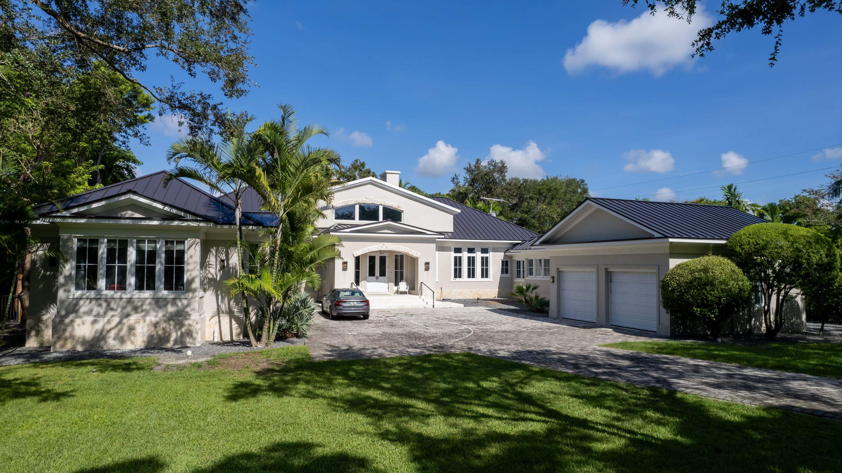 Metal Roof - Galvalume - Dark Bronze by Istueta Roofing
