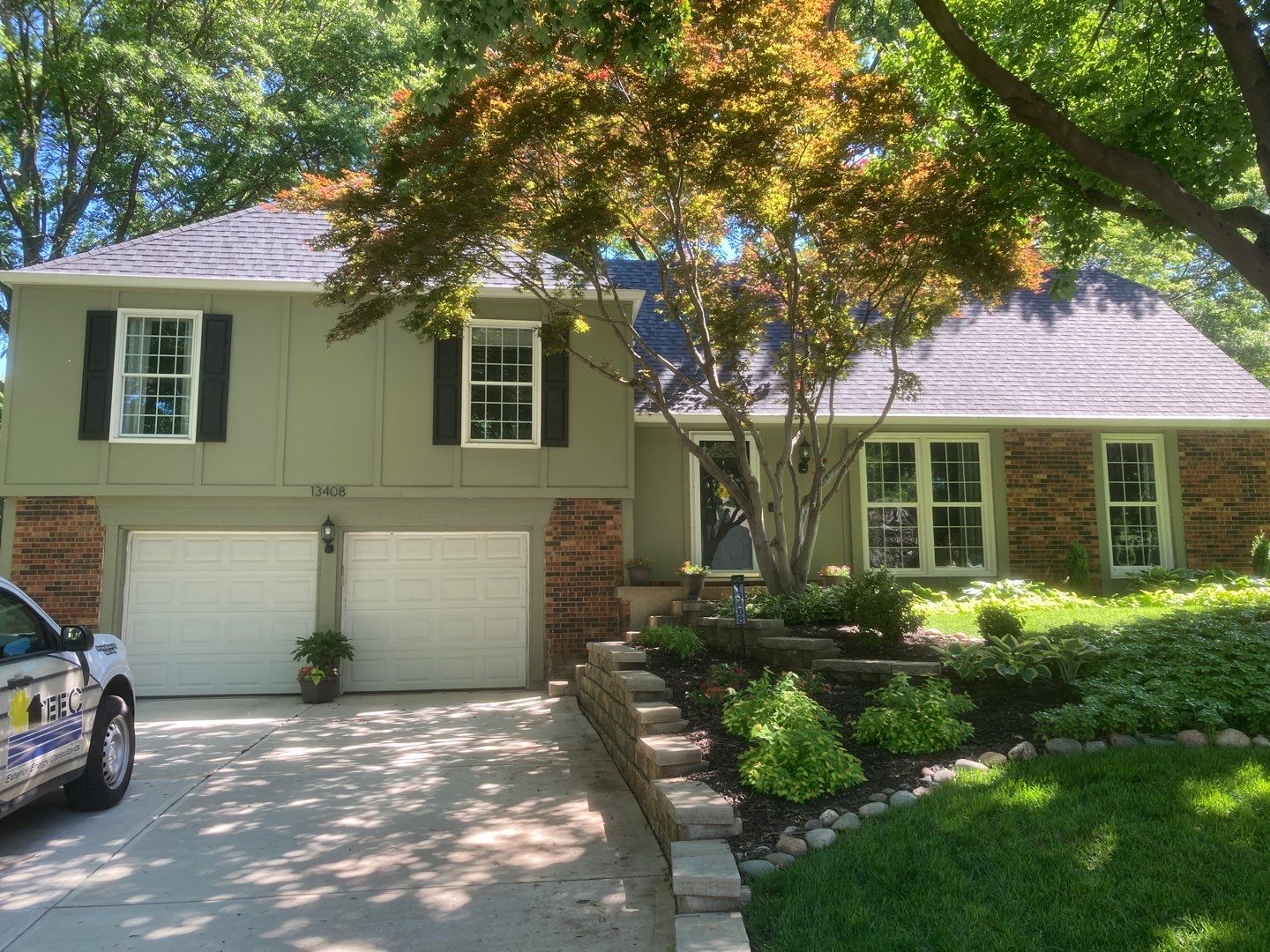 Siding Installation using James Hardie by EEC  Windows, Siding & Roofing 