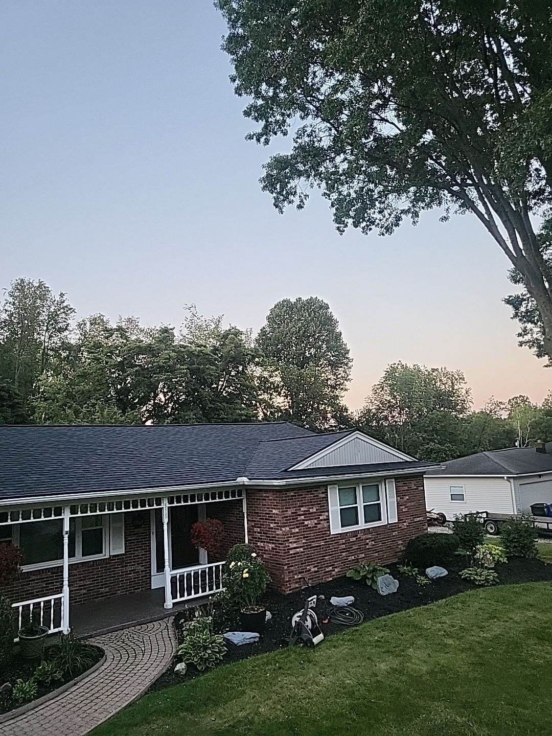 OWENS CORNING COLOR: Onyx Black by Eagle Eye Roofing