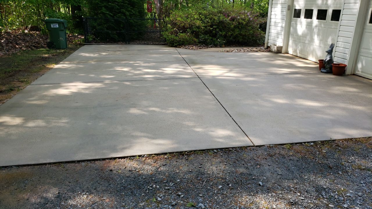 House Wash using cleaner by Power Wash Masters LLC